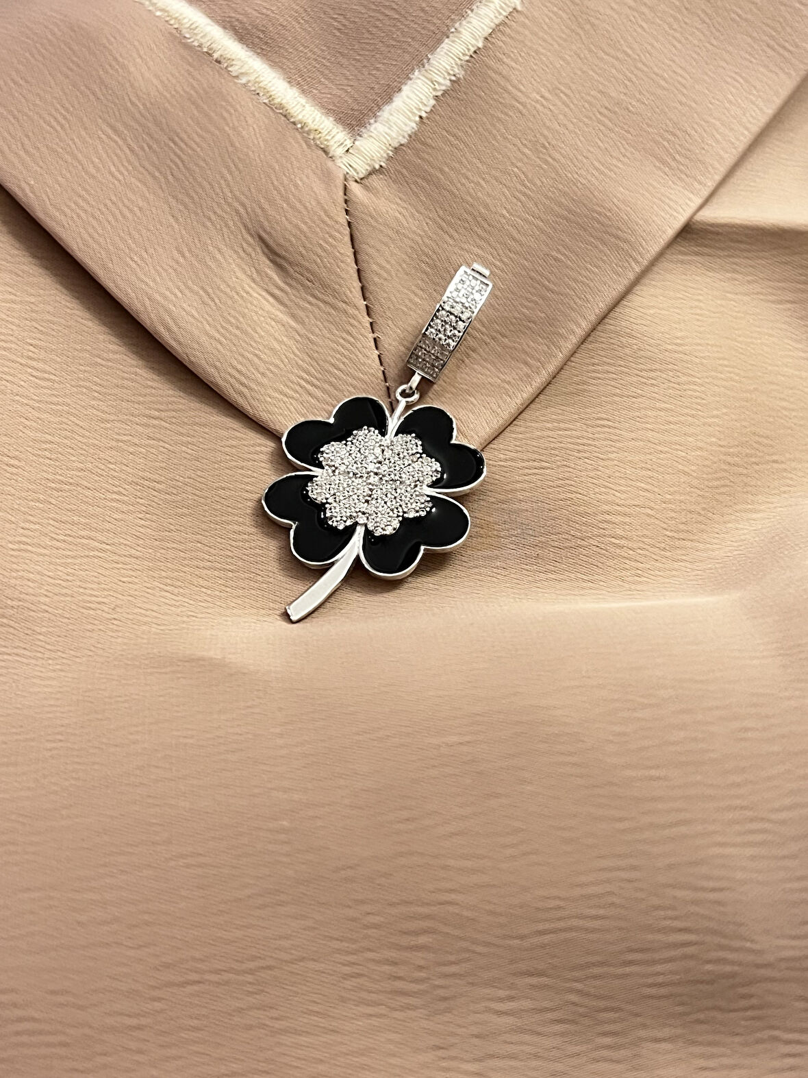 Yonca Model Ajda Bilezik 925 Ayar Gümüş Charm