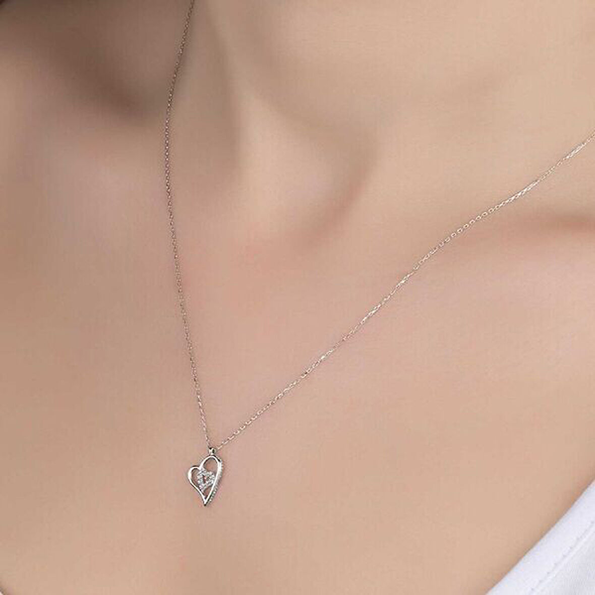 Taşlı  Kalp 925 Ayar Gümüş Kolye