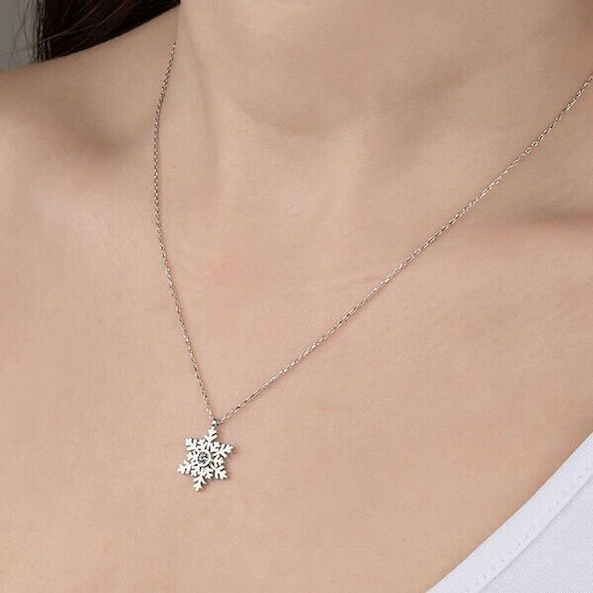 Taşlı Kar Tanesi 925 Ayar Gümüş Kolye
