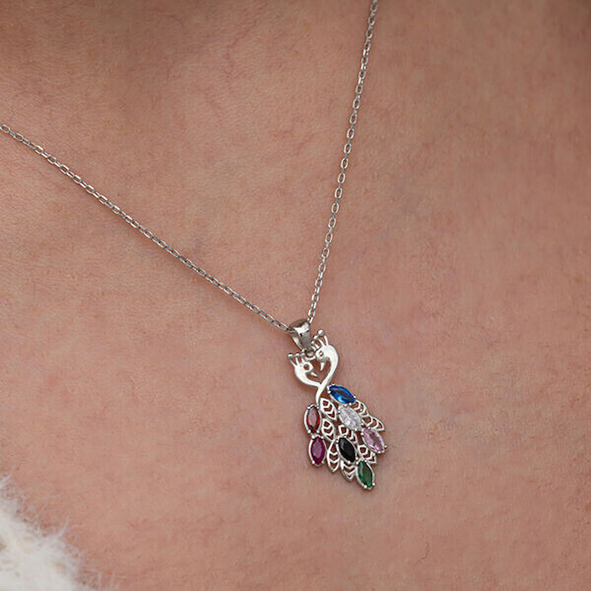 Renkli Taşlı Tavus Kuşu 925 Ayar Gümüş Kadın Kolye