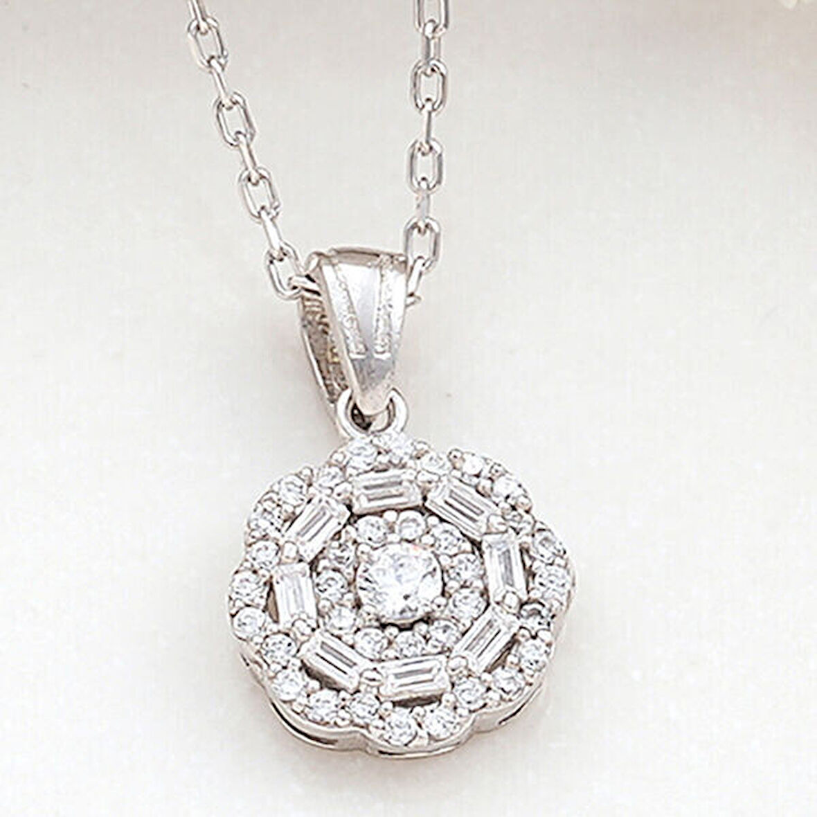 Zirkon Taşlı 925 Ayar Gümüş Kadın Kolye