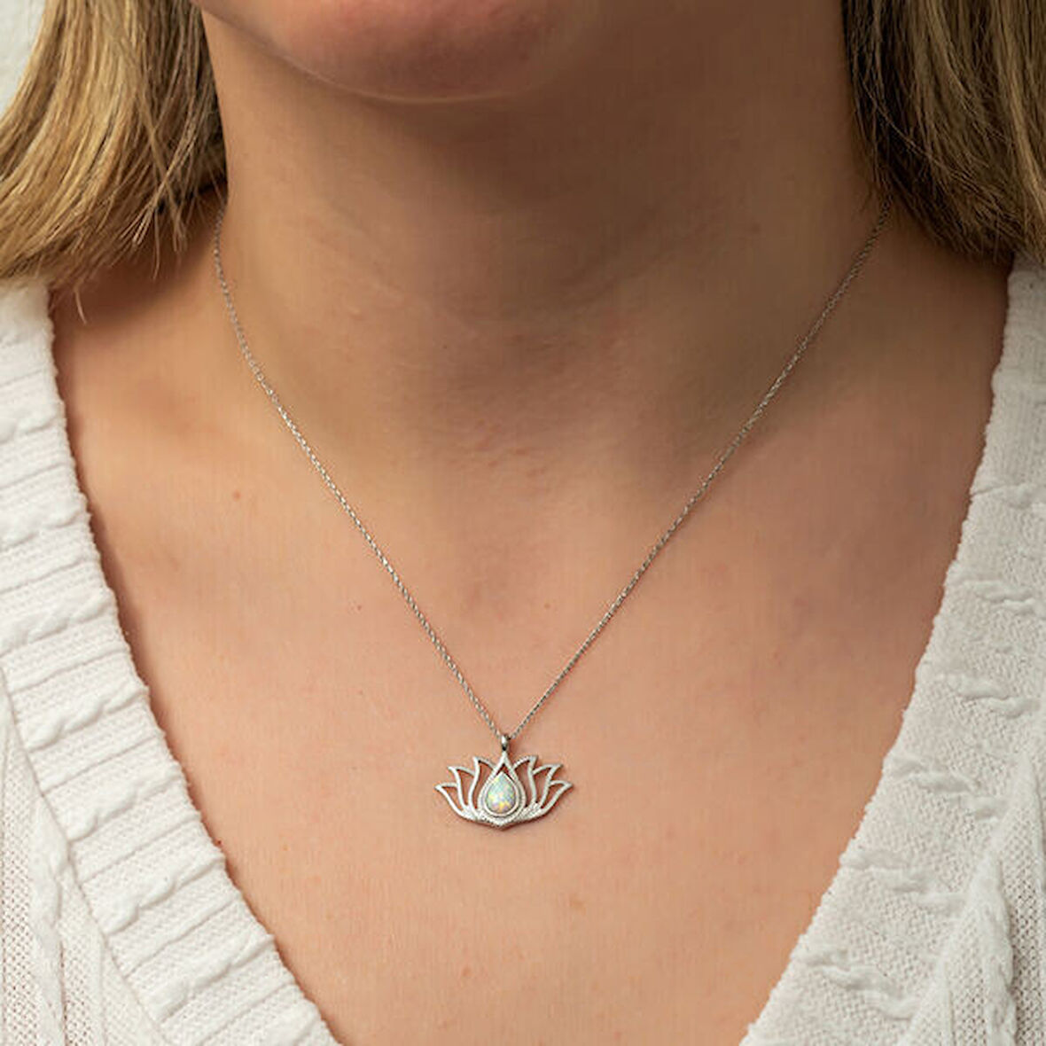 Opal Taşlı Lotus 925 Ayar Gümüş Kadın Kolye