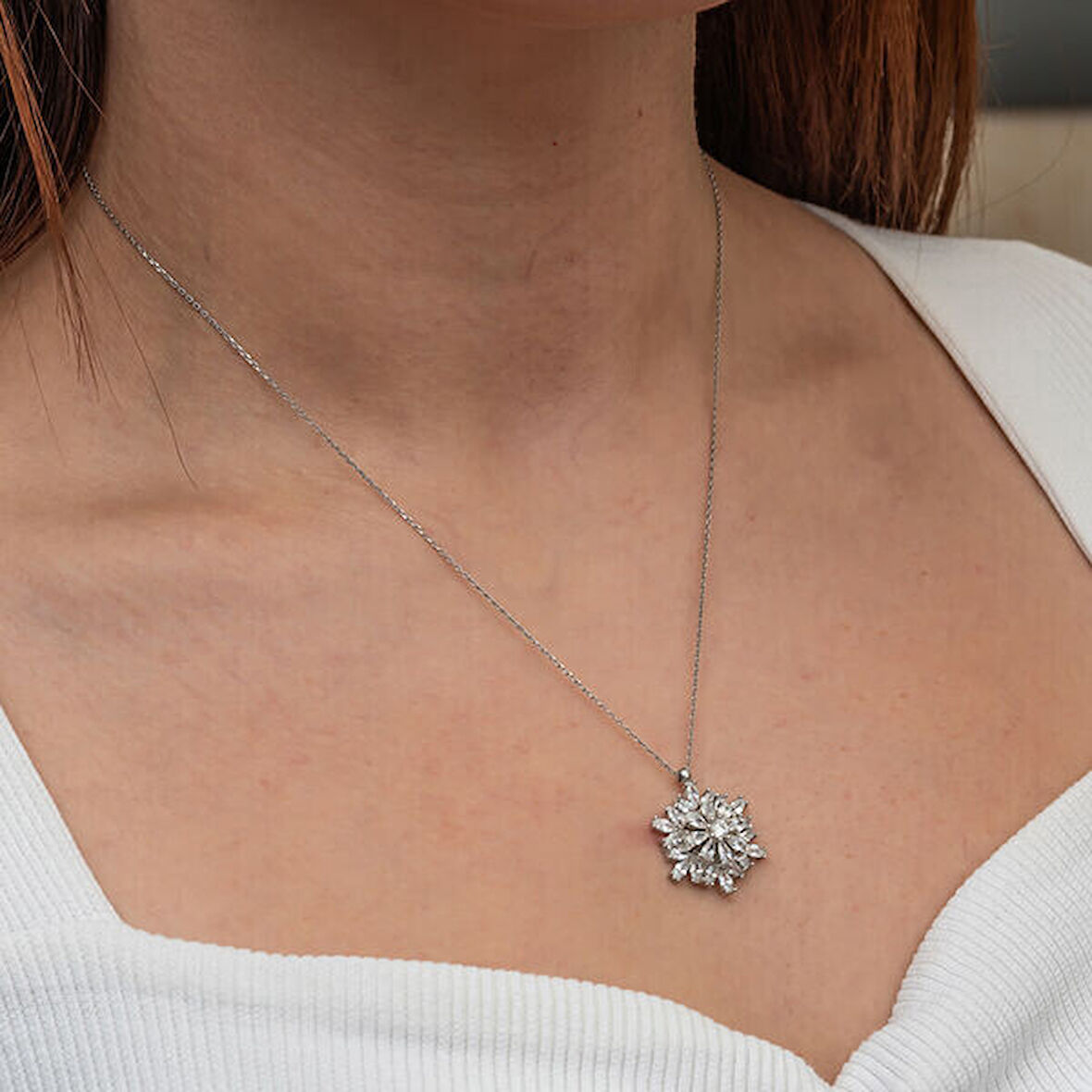 Kartaneli Lotus Çiçegi 925 Ayar Gümüş Kadın Kolye