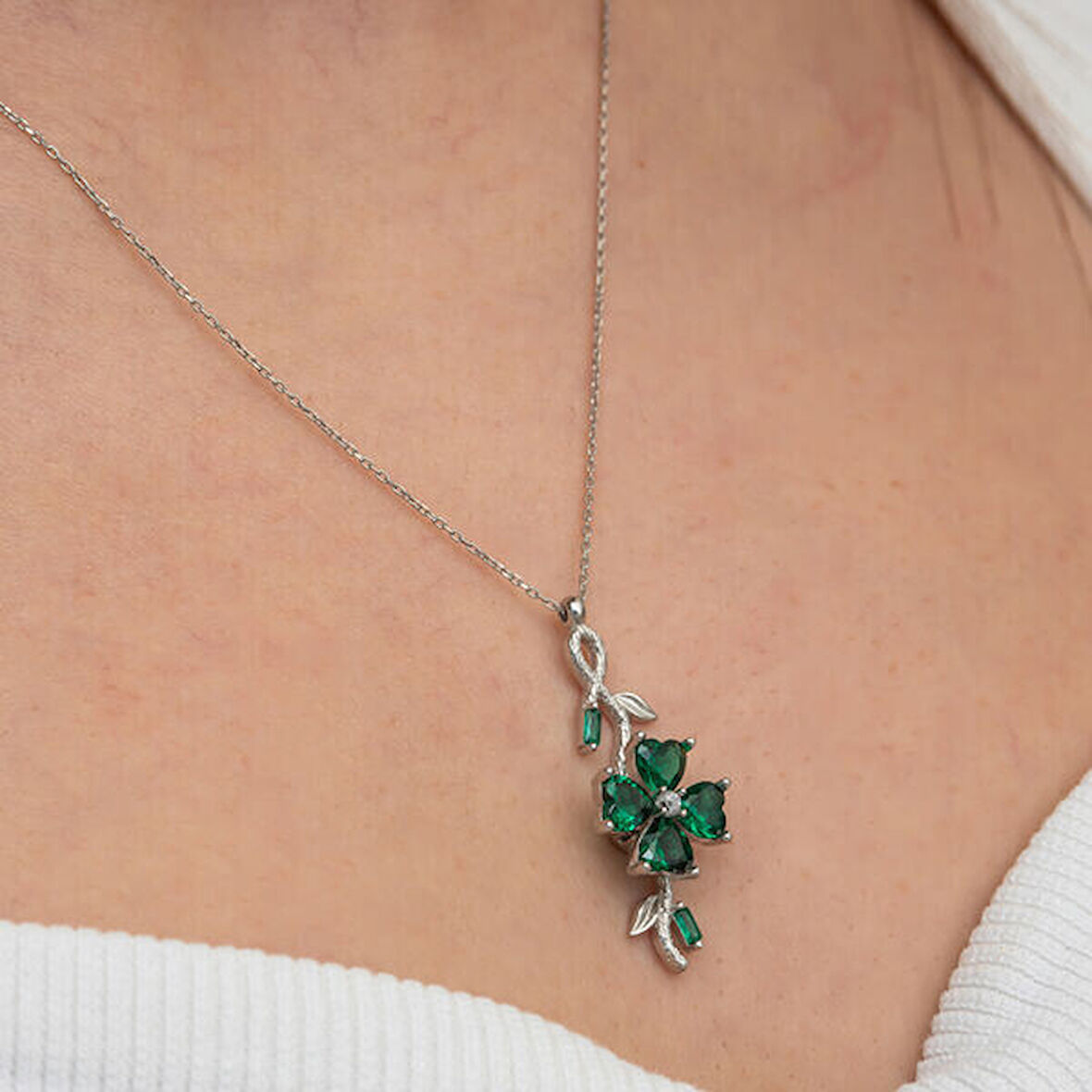 Yeşil Çiçek 925 Ayar Gümüş Kadın Kolye