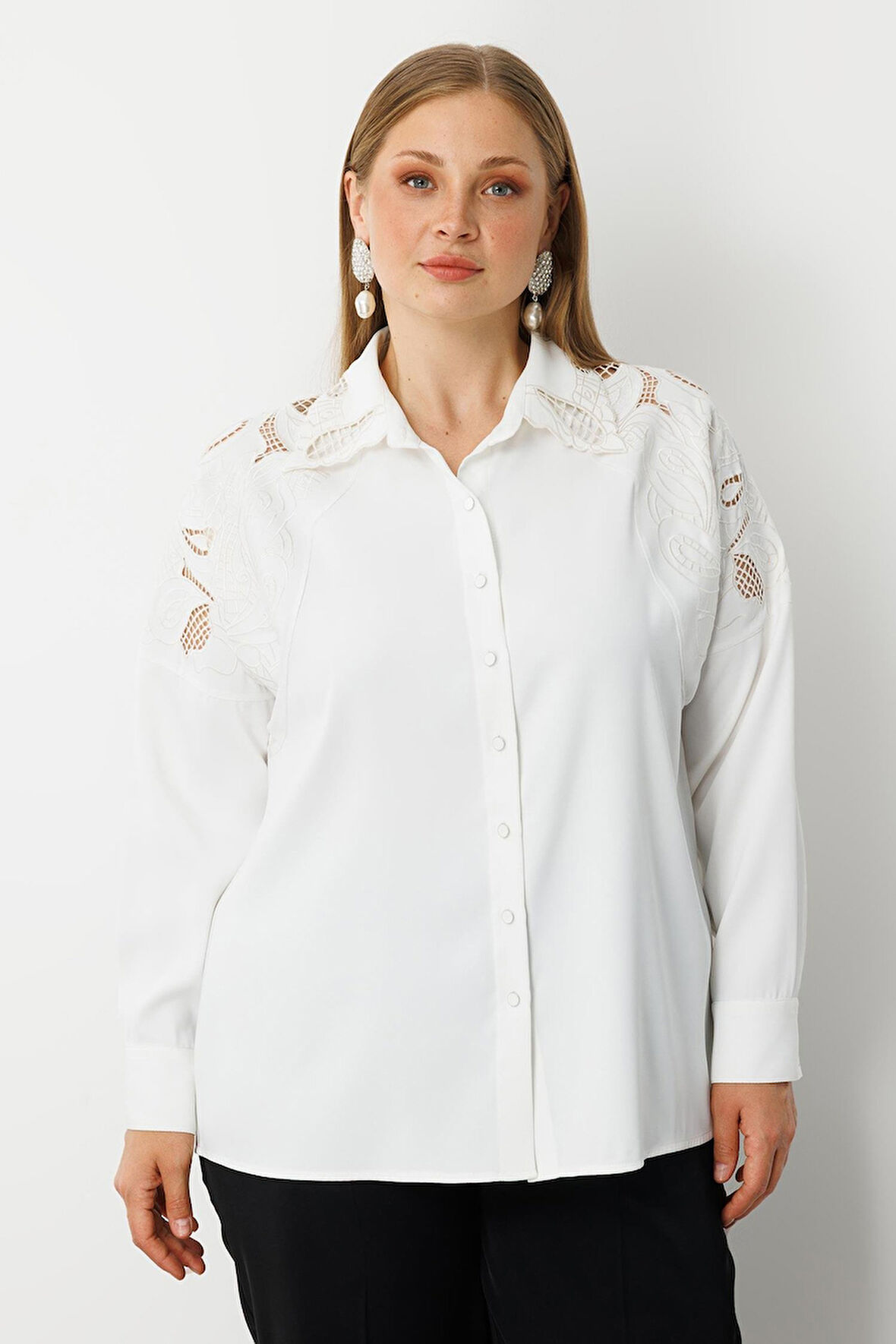 Moda İlgi Kadın Büyük Beden Nakış Detaylı Oversize Gömlek 0041 Ekru