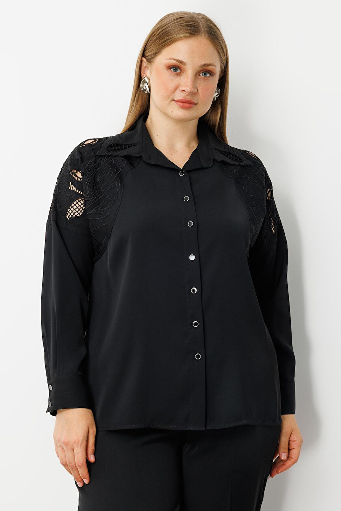 Moda İlgi Kadın Büyük Beden Nakış Detaylı Oversize Gömlek 0041 Siyah