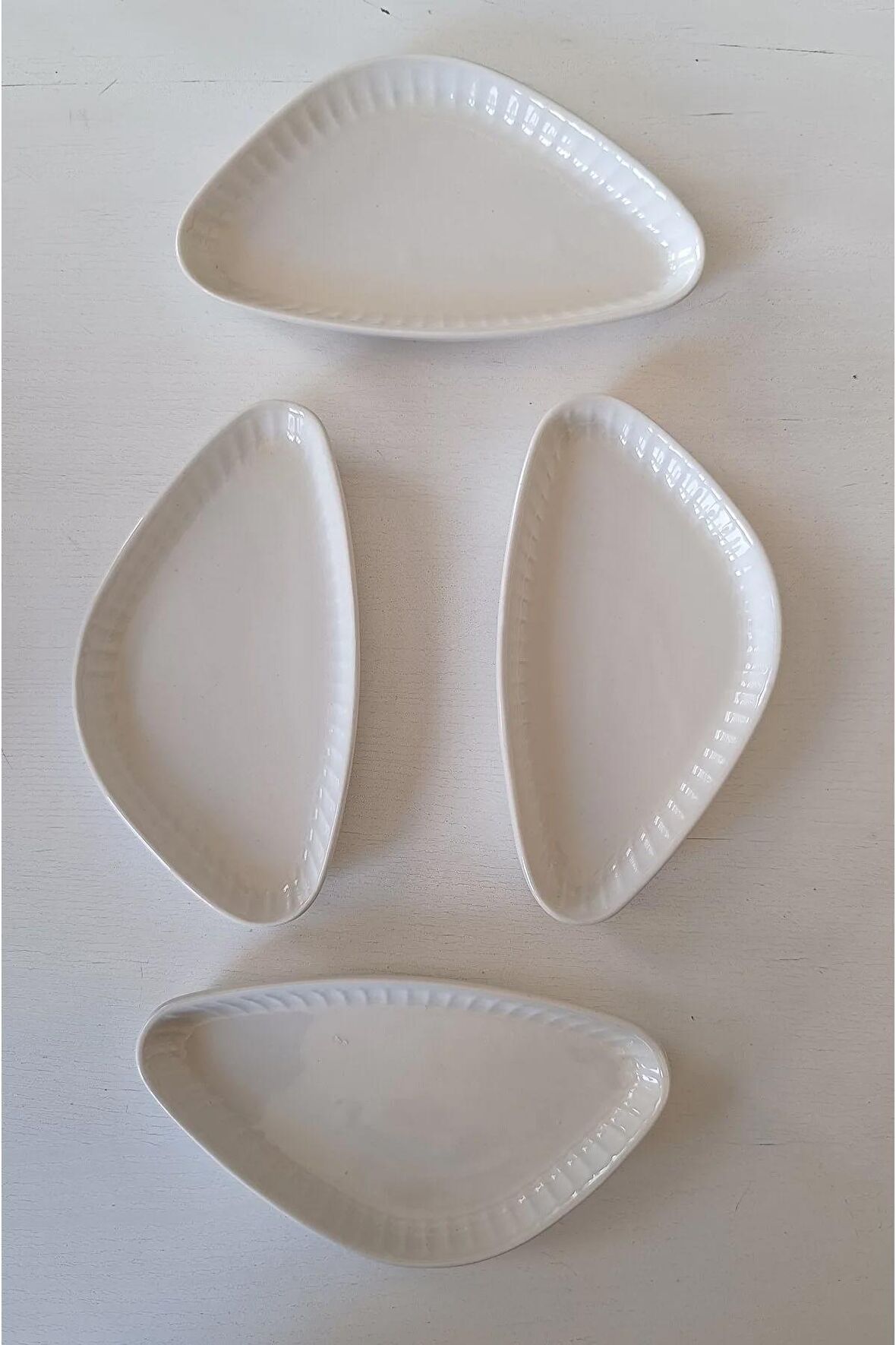 Gordion Kırık Bej 4 Adet Kayık Tabak  21 cm
