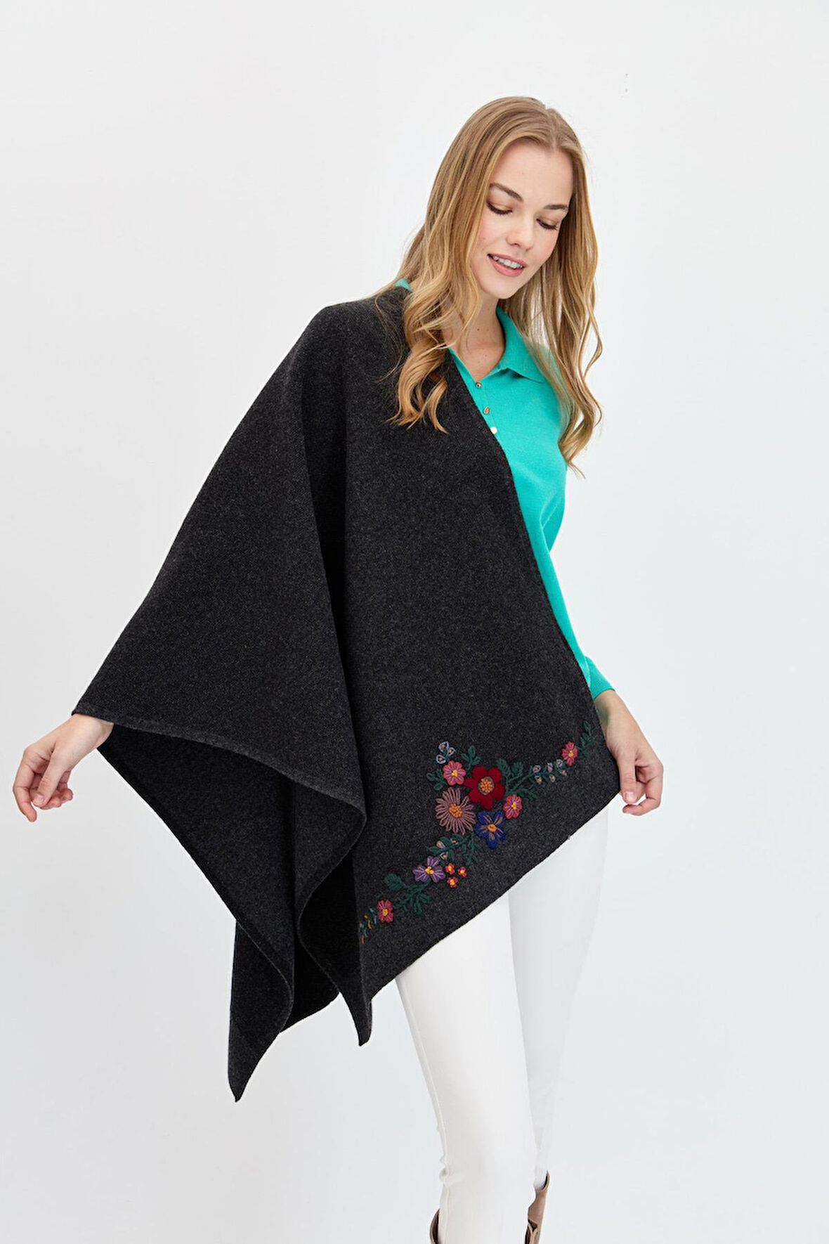 Desen Triko Kadın Çiçek İşlemeli Triko Şal 23154 K.Füme