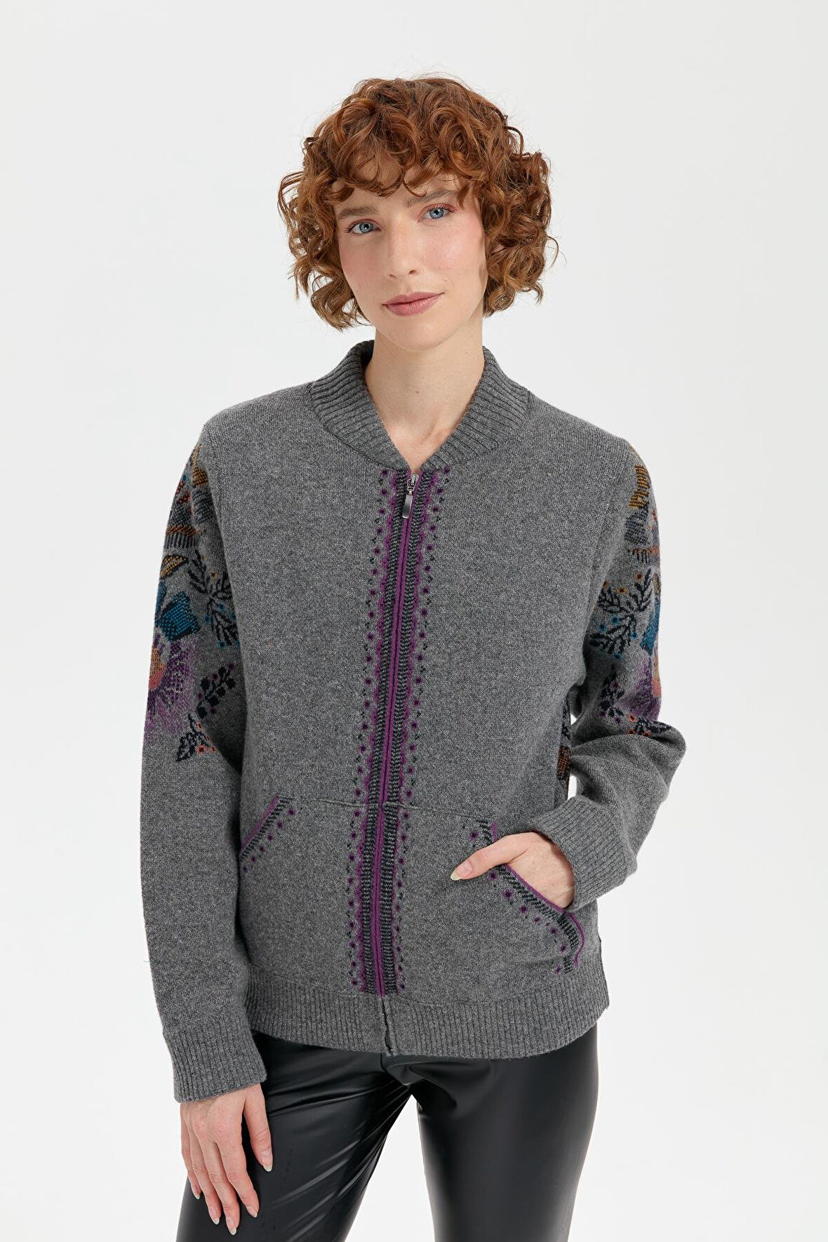 Desen Triko Kadın Hakim Yaka Arkası ve Kolu Çiçek Desenli Yün Ceket 24049 Füme