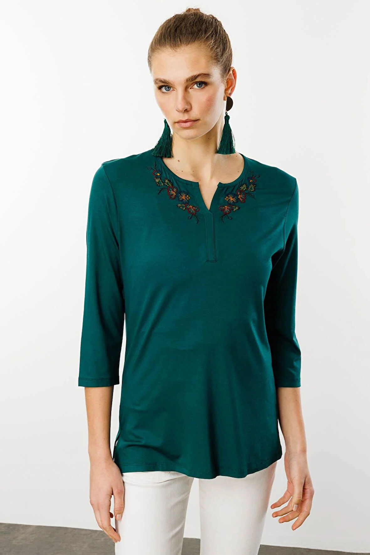 Desen Triko Kadın Açma Yaka Nakış İşlemeli Penye Bluz 25701 Yeşil