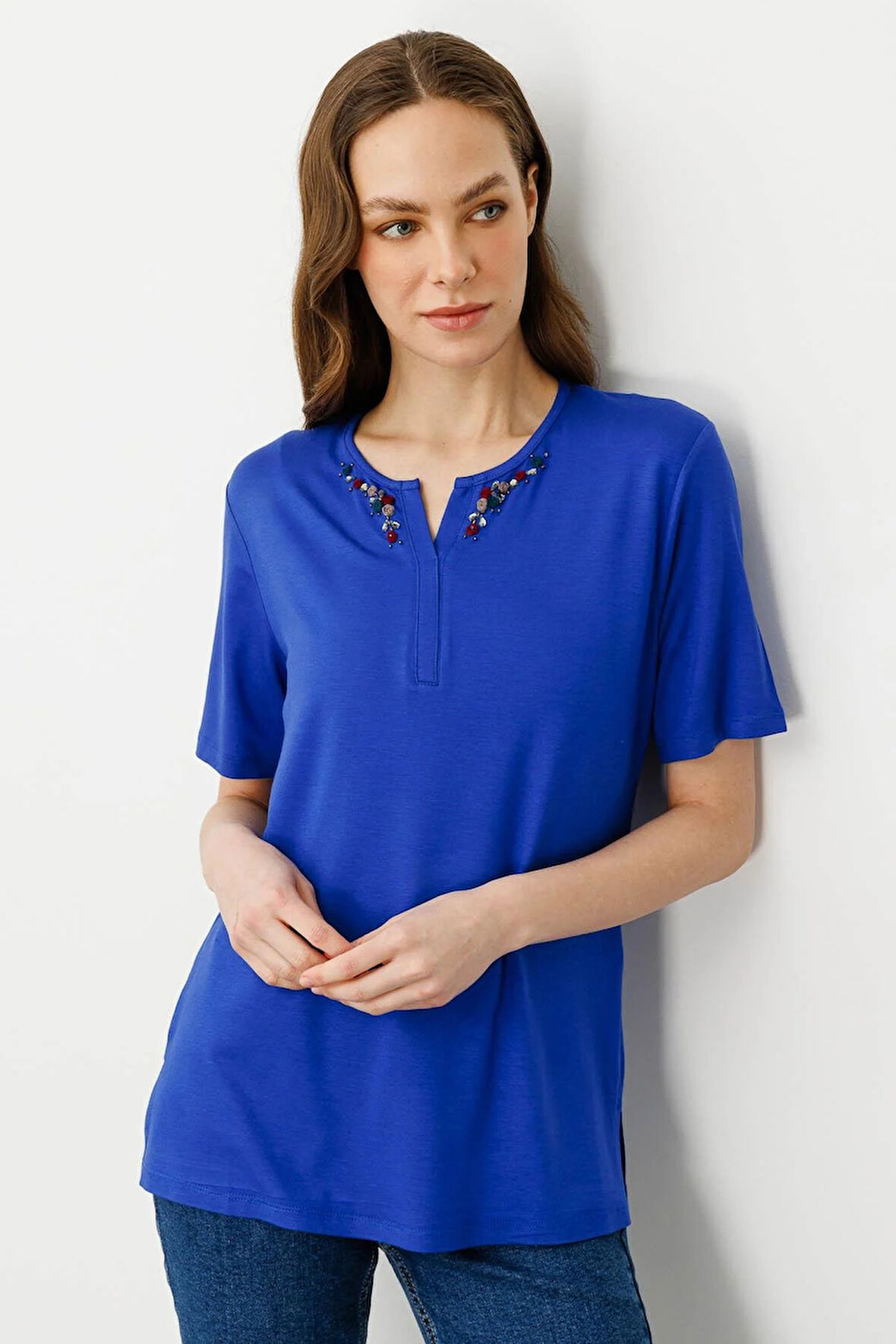 Desen Triko Kadın Açma Yaka Nakış İşlemeli T-Shirt 25703 Saks