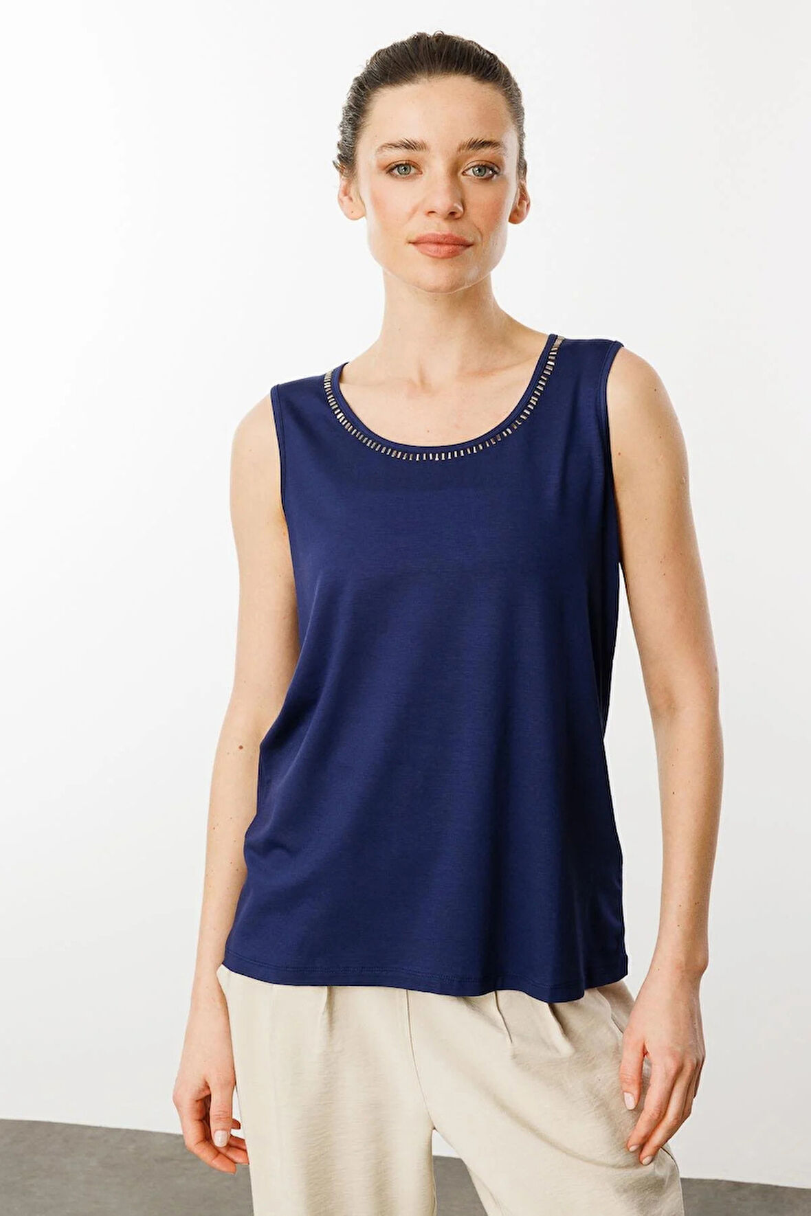 Desen Triko Kadın Sıfır Yaka Yakası Taşlı Askılı T-Shirt 25755 Lacivert