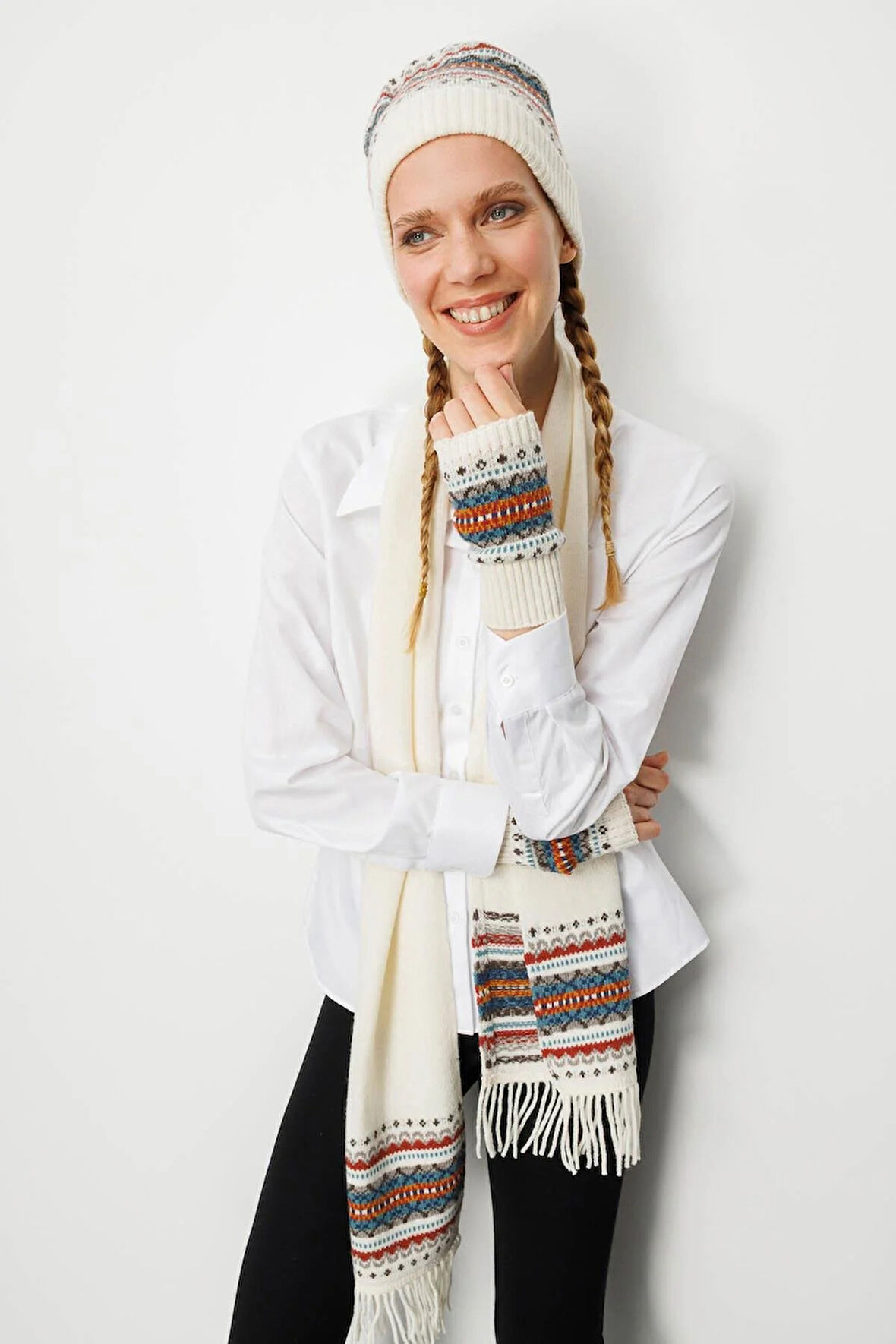 Desen Triko Kadın Kenarları Jakarlı Püsküllü Yün Kaşkol 25075 Kemik