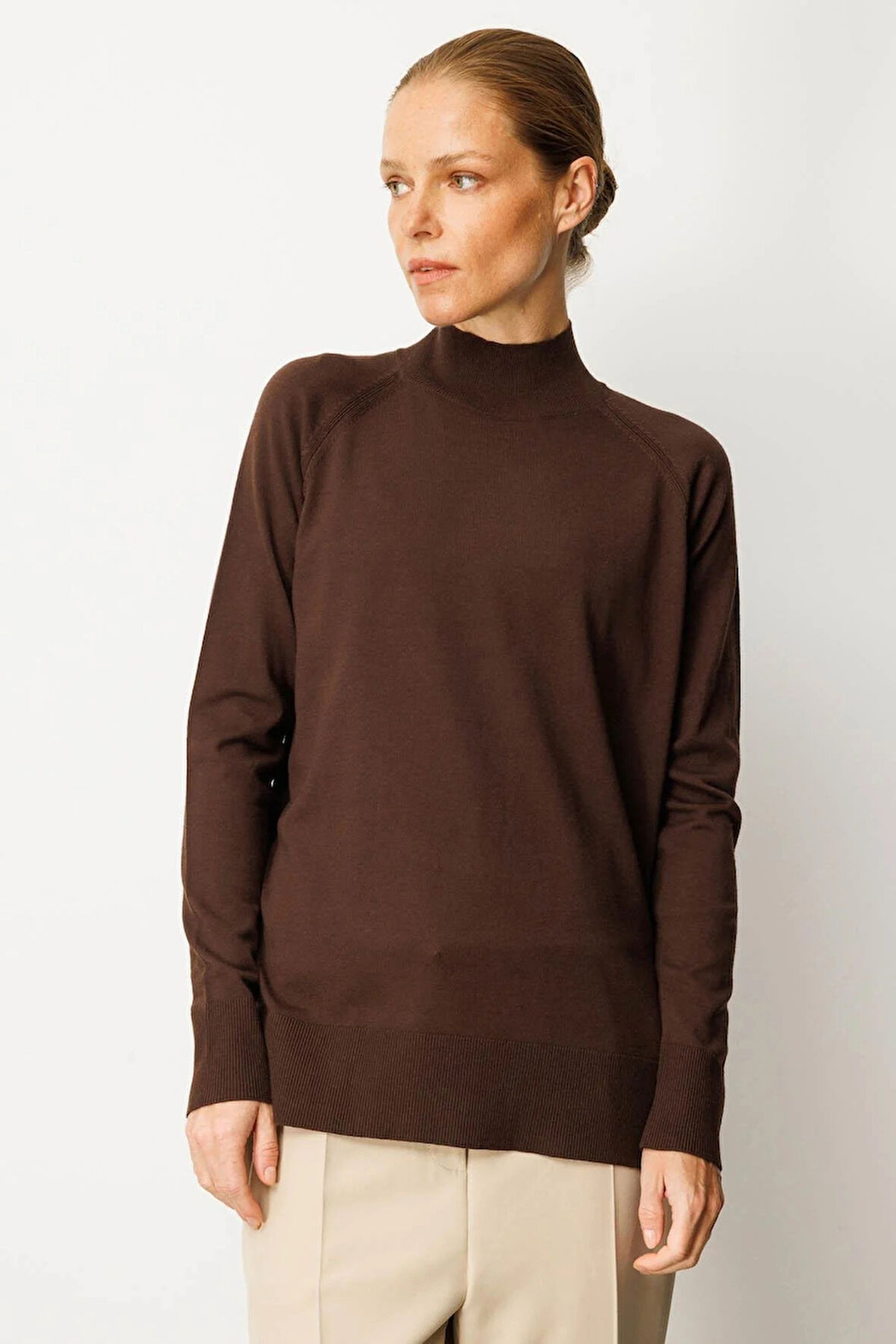 Desen Triko Kadın Yarım Balıkçı Yaka Yanları Yırtmaçlı Kazak 02422305 Koyu Kahve