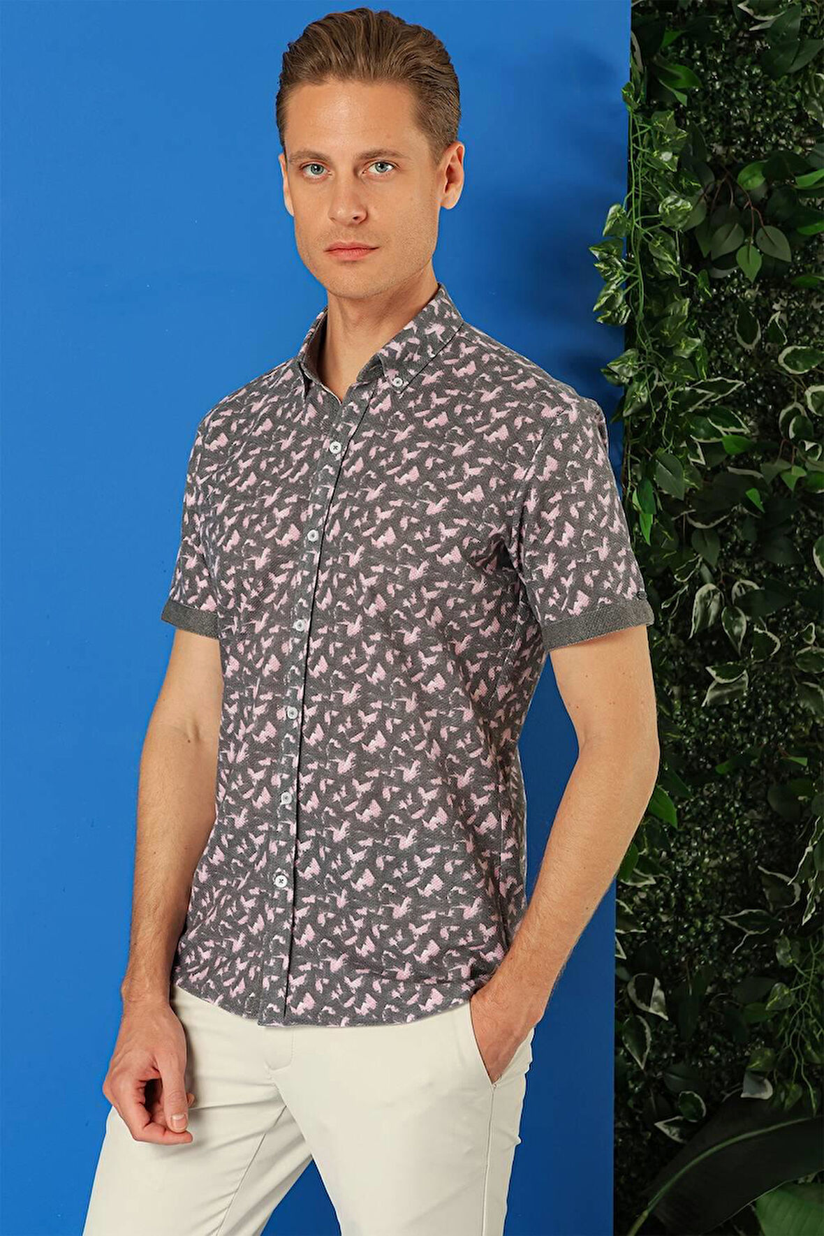 G 1504 Slim Fit Düğmeli Yaka Desenli Kısa Kol Pamuk Füme Gömlek