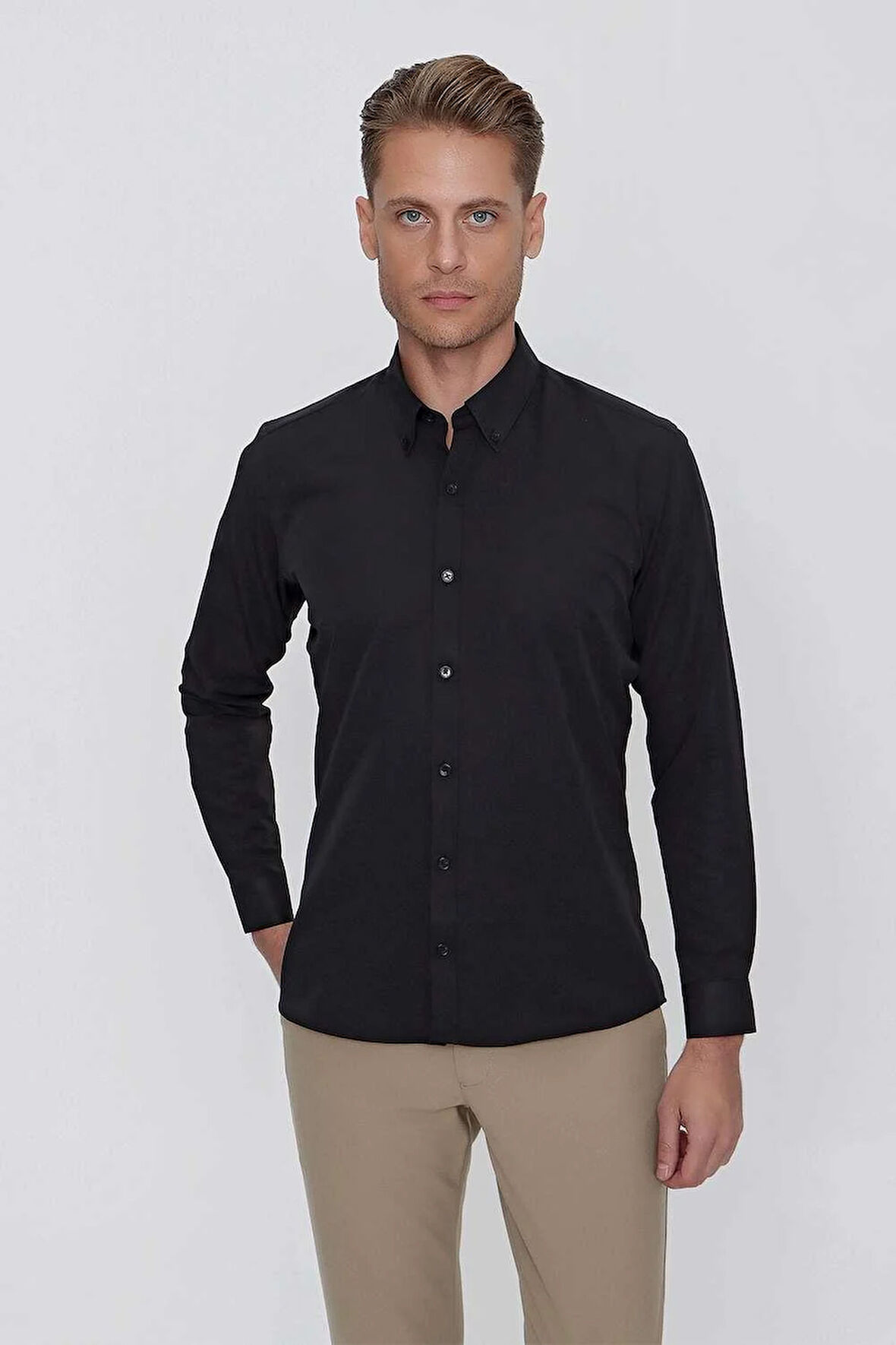 GK 653 Siyah Klasik Gömlek