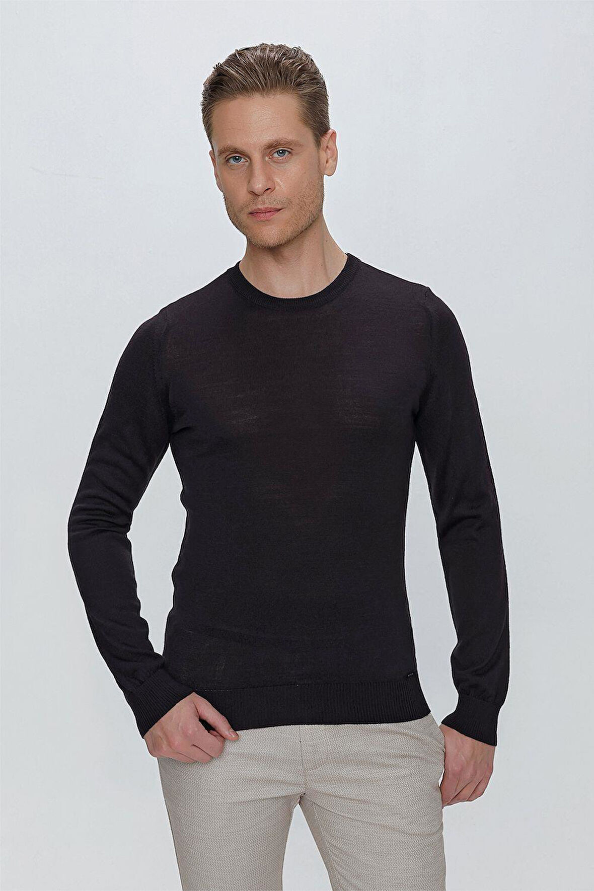 TR 840 Slim Fit Lacivert Klasik Triko