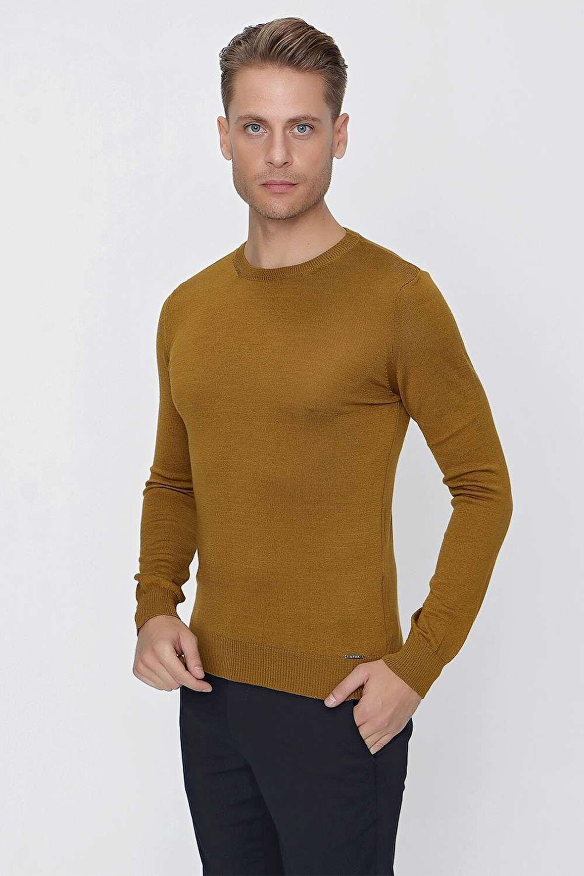 TR 840 Slim Fit Tütün Klasik Triko