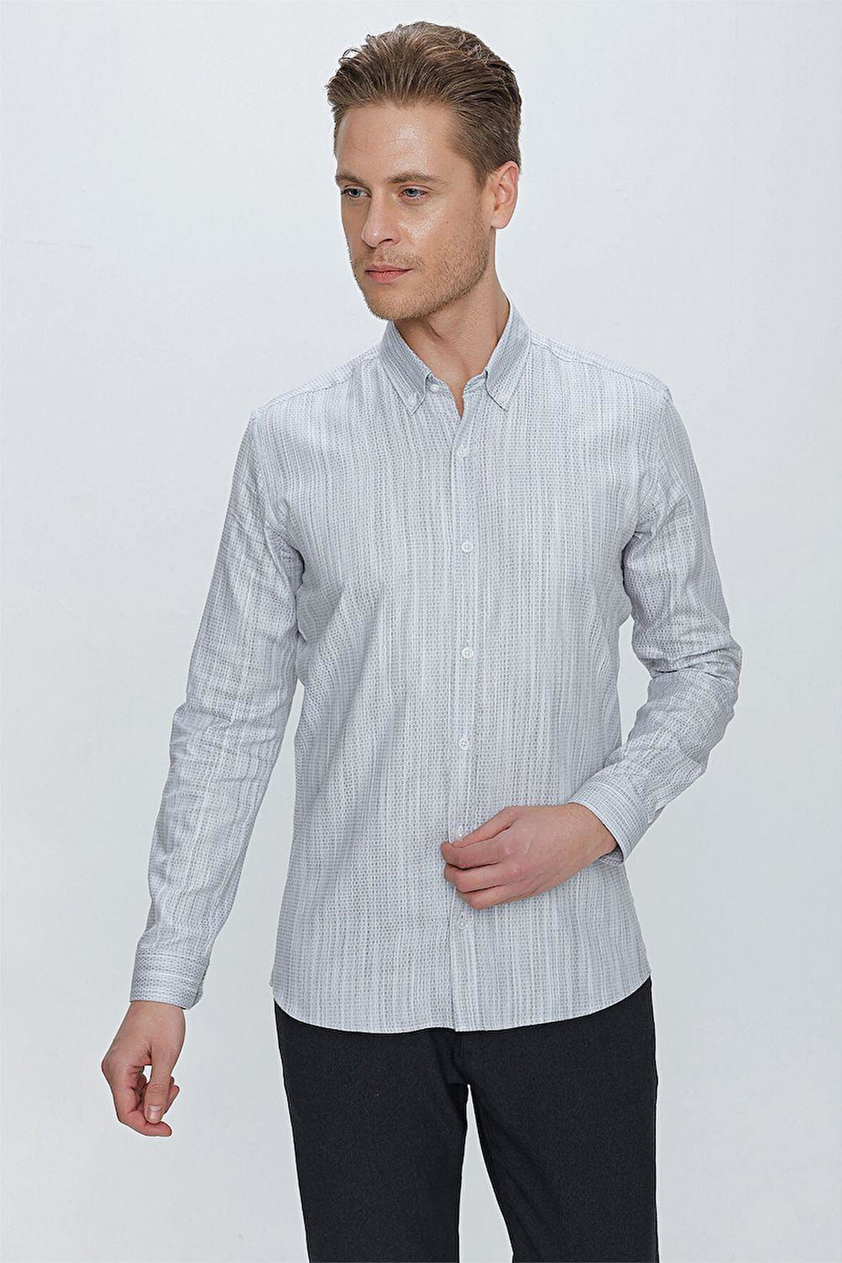 GK 661 Slim Fit Beyaz Klasik Gömlek