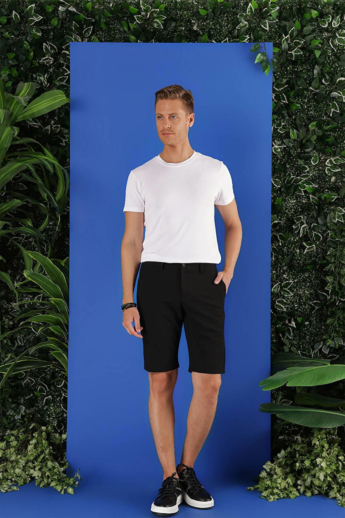 032 Slim Fit Siyah Bermuda