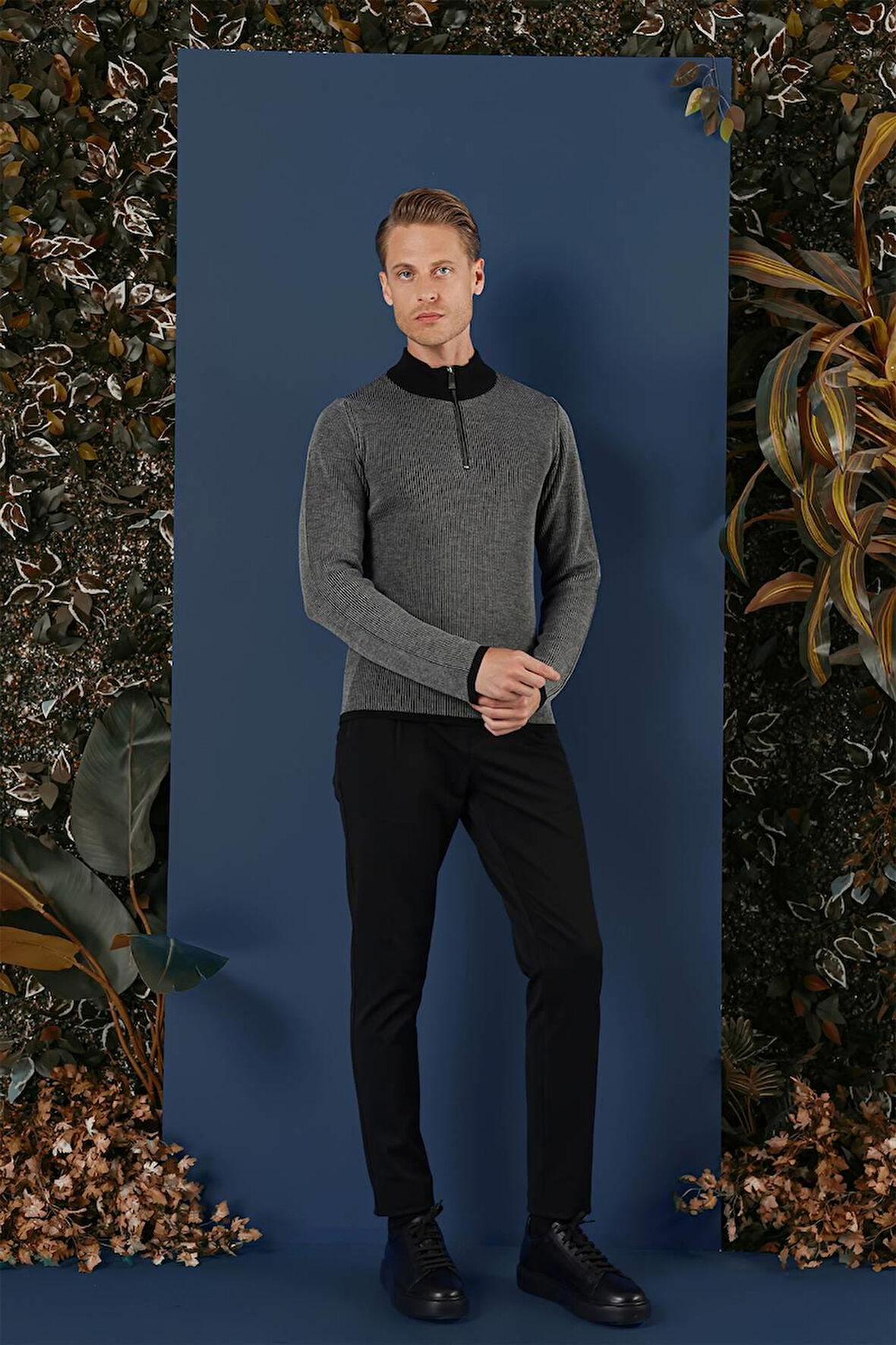 TR 859 Slim Fit Siyah Klasik Triko