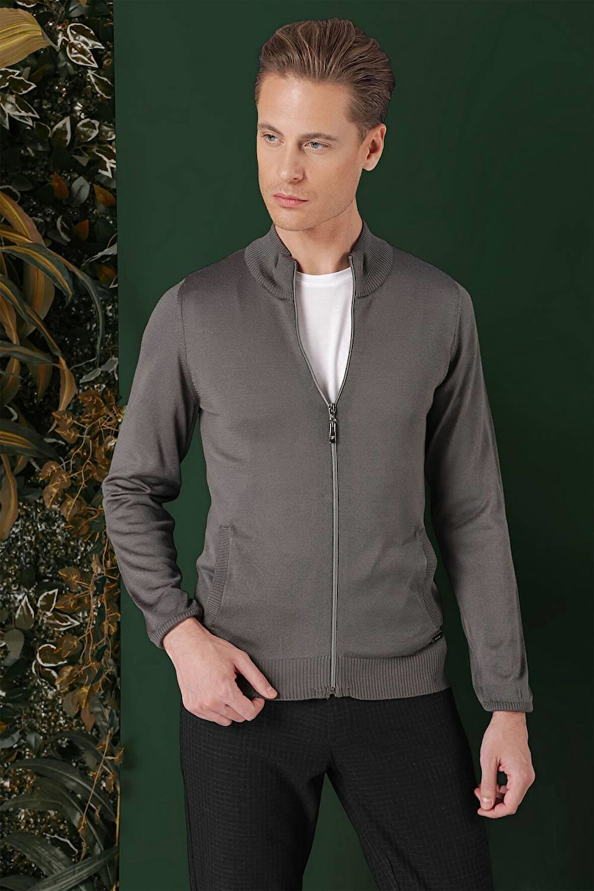 TR 860 Slim Fit Füme Klasik Triko