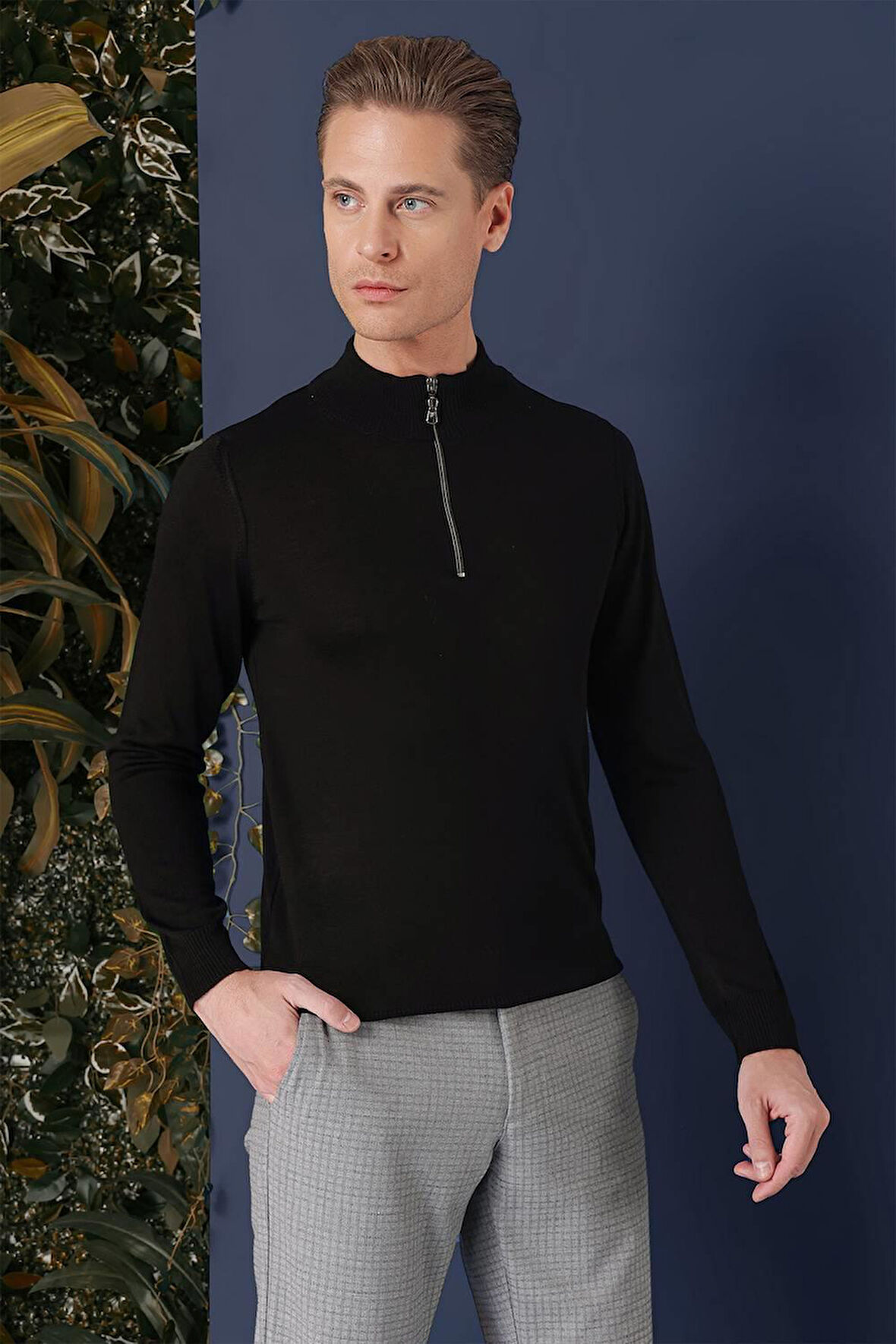 TR 861 Slim Fit Siyah Klasik Triko