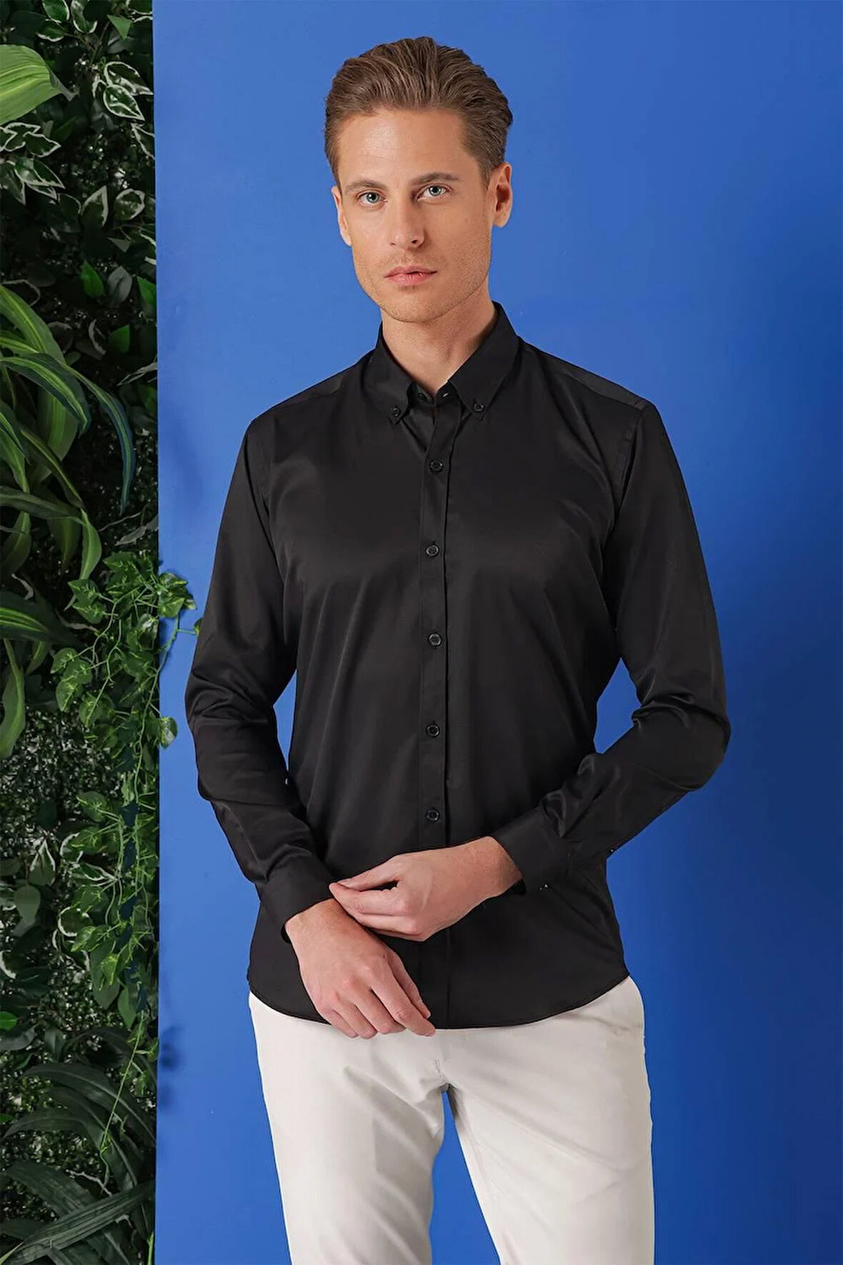 Gk 714 Slim Fit Düğmeli Yaka Pamuklu Klasik Siyah Gömlek