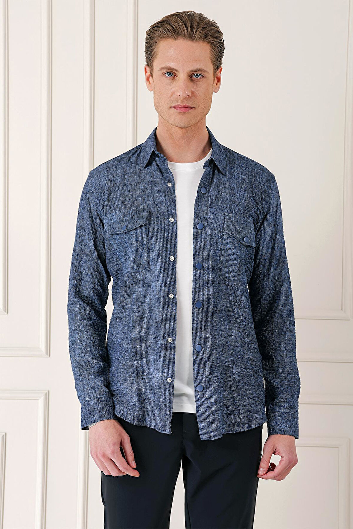 G 1569 Kapaklı Cep Batik Desenli %100 Pamuk Çıtçıtlı Lacivert Gömlek