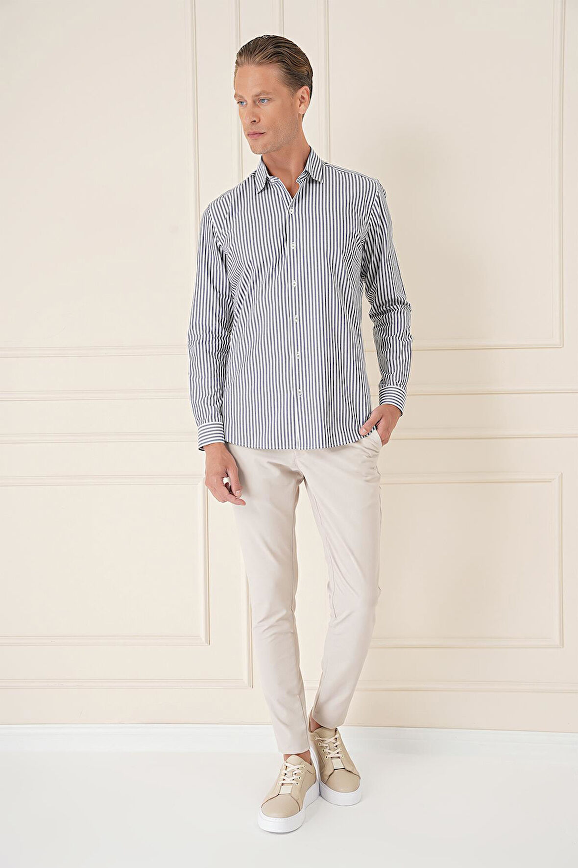 Gk 721 Slim Fit Dikine Çizgili %100 Pamuk Klasik Lacivert Beyaz Gömlek