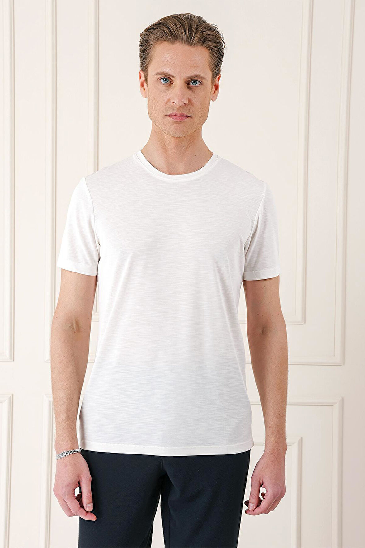 Ts 881 Slim Fit Bisiklet Yaka Doku Desenli Pamuklu Ekru Tişört