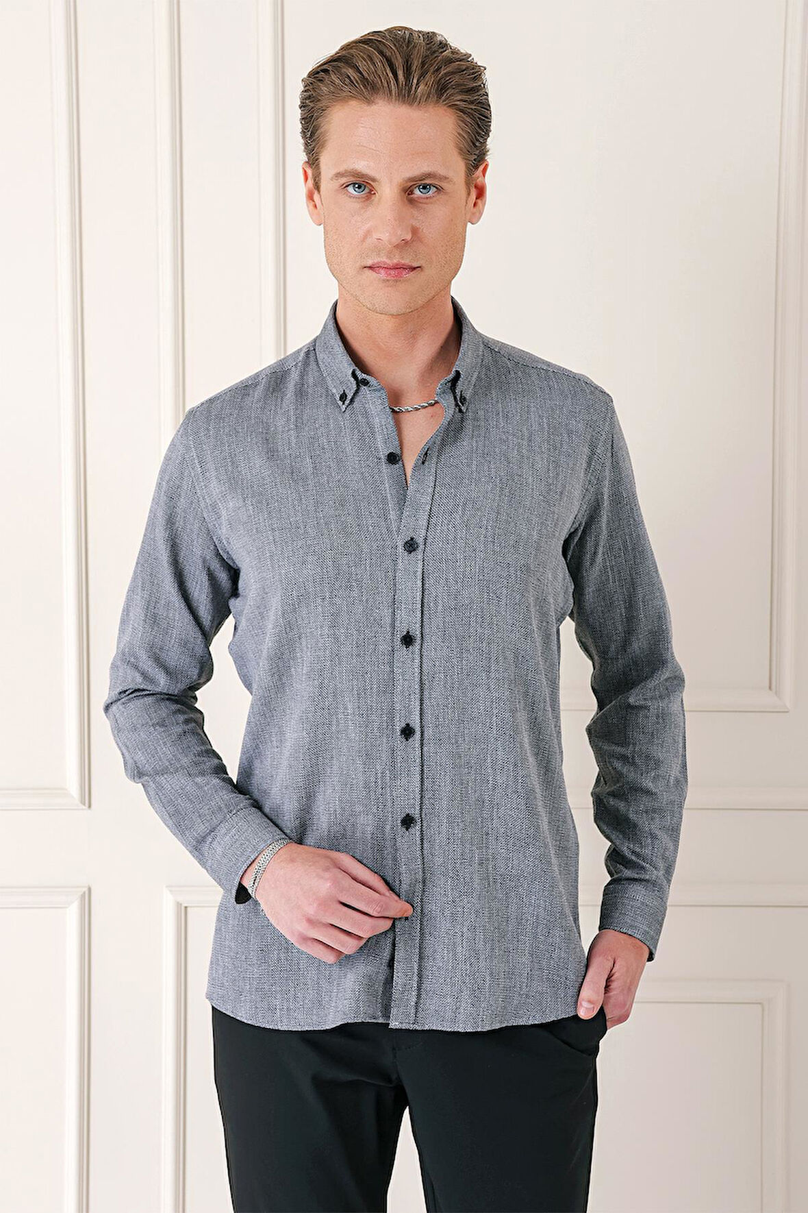 Gk 723 Slim Fit Düğmeli Yaka %100 Pamuk Klasik Siyah Gömlek