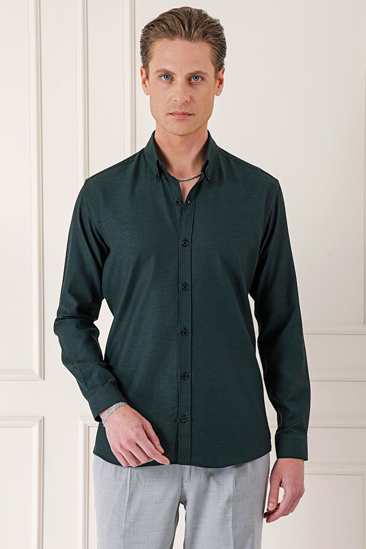 Gk 724 Slim Fit Düğmeli Yaka Dokulu %100 Pamuk Klasik Siyah Gömlek