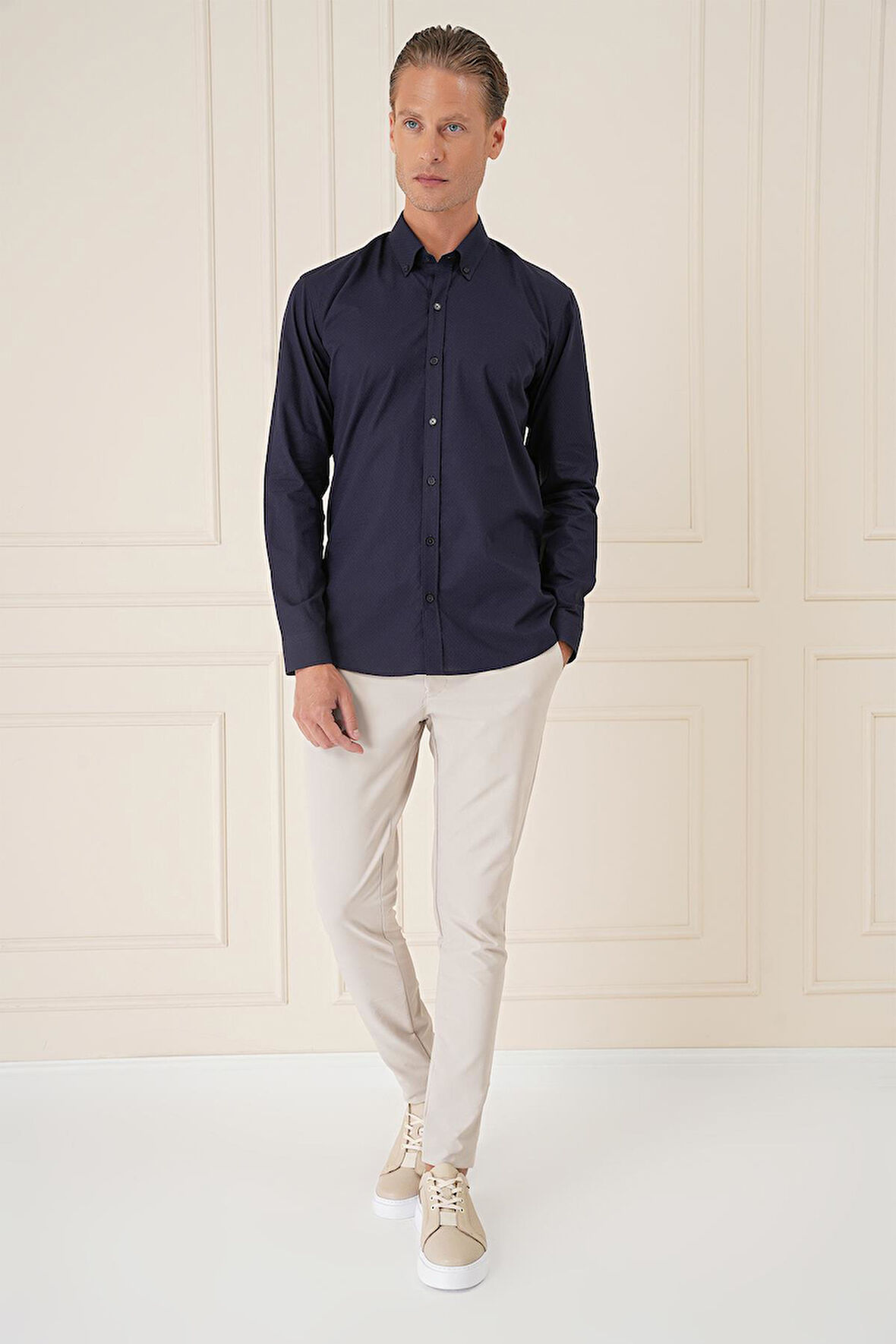 Gk 726 Slim Fit Düğmeli Yaka Dokulu %100 Pamuk Klasik Lacivert Gömlek