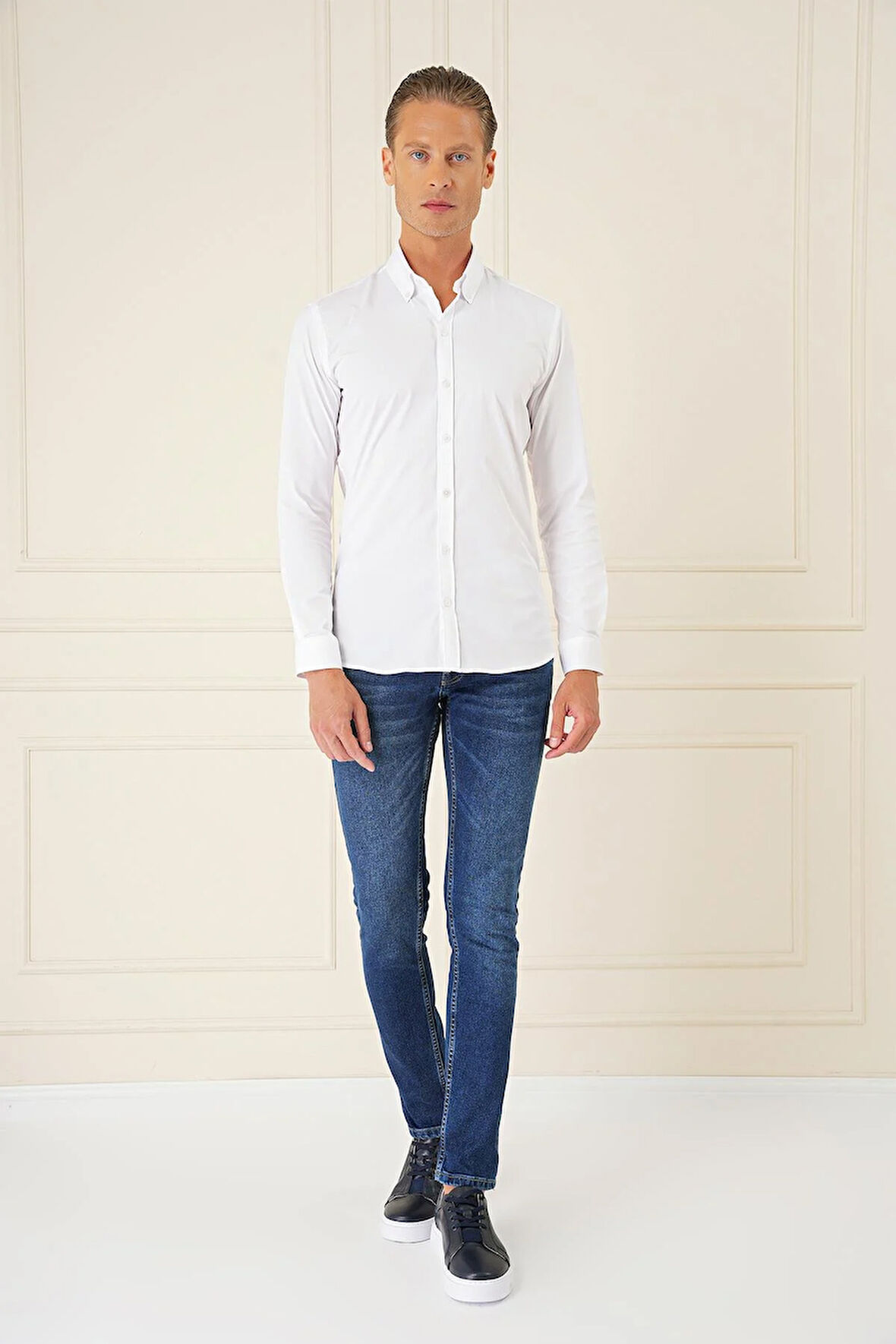 Gk 727 Slim Fit Düğmeli Yaka Esnek Pamuk Klasik Beyaz Gömlek