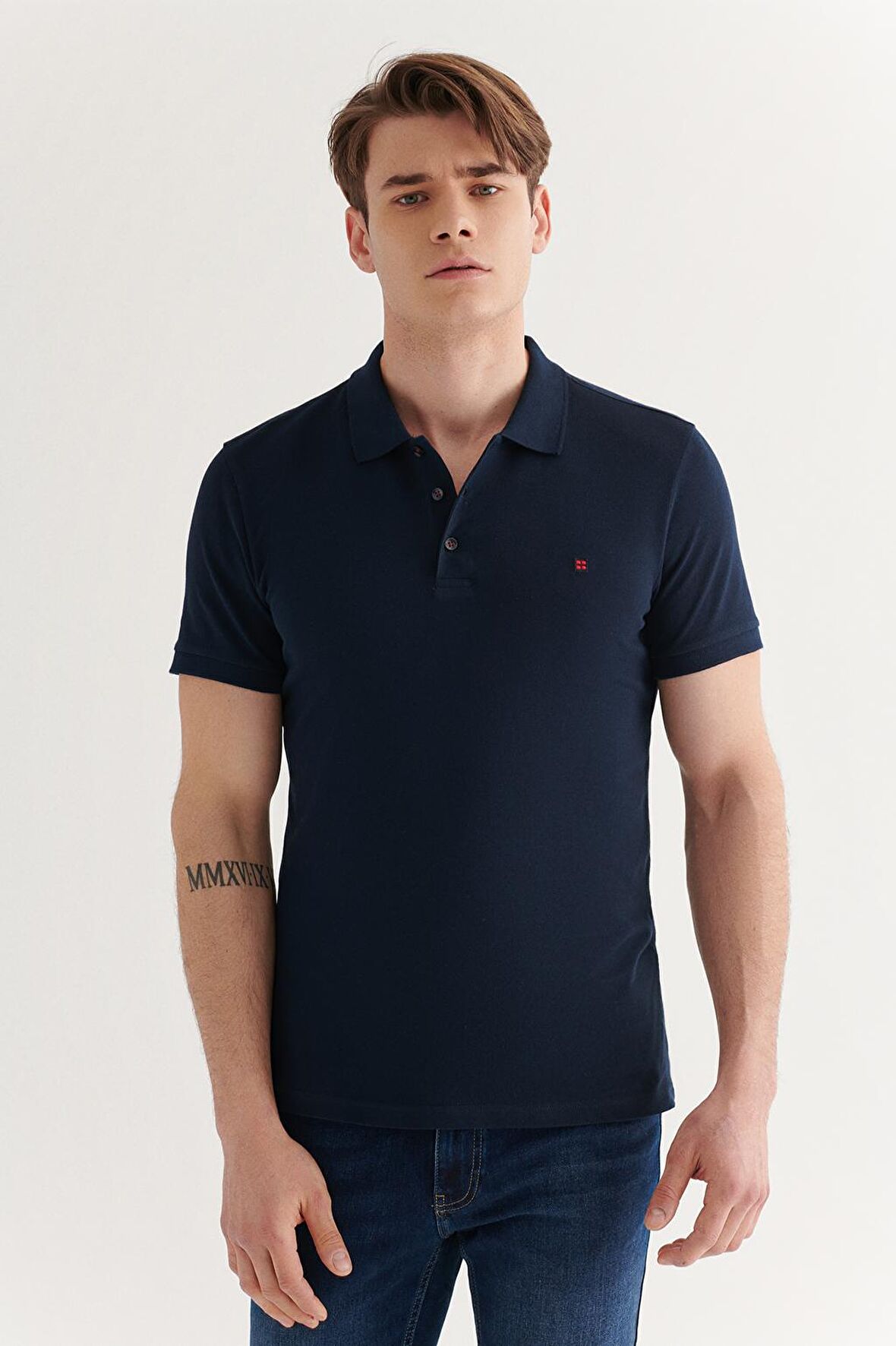 Erkek Lacivert %100 Pamuk Serin Tutan Standart Fit Normal Kesim Polo Yaka T-Shirt E001004