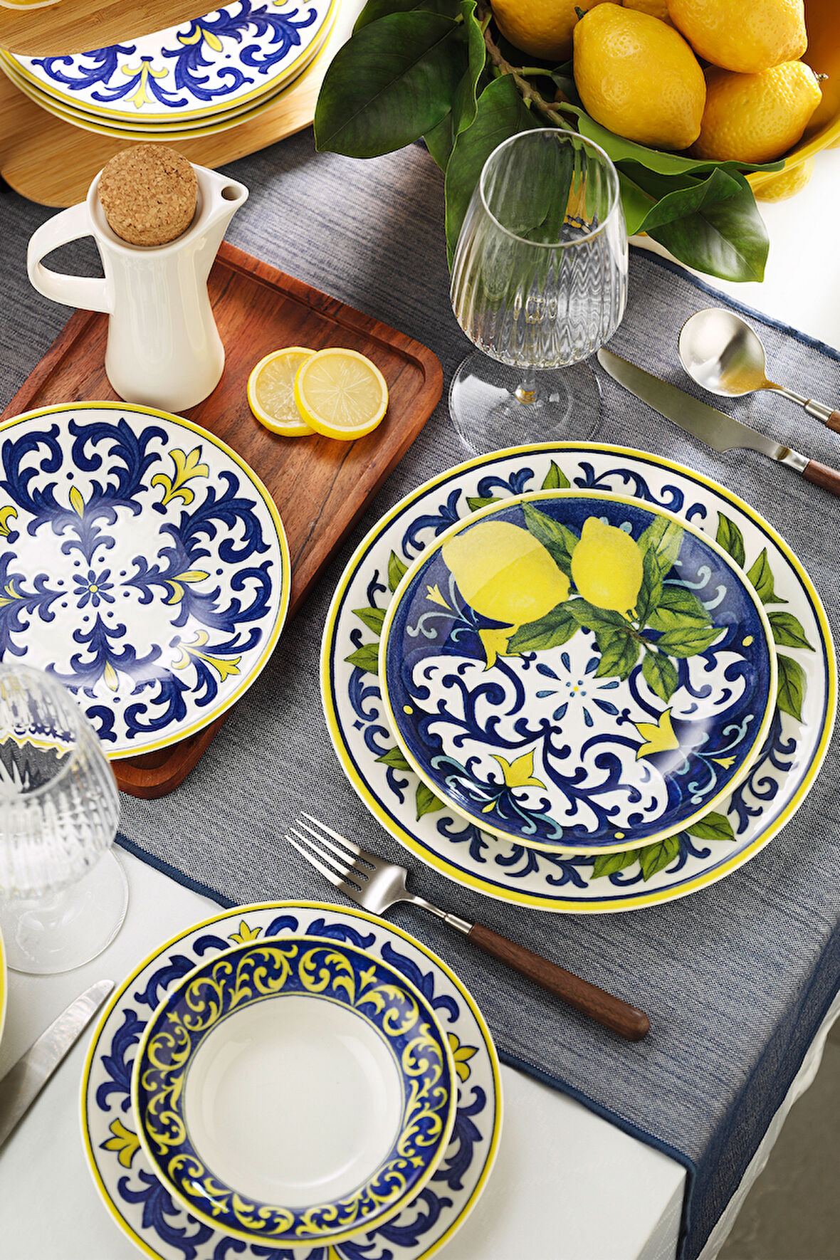 Kütahya Porselen Aurora 24 Parça 6 Kişilik Yemek Takımı