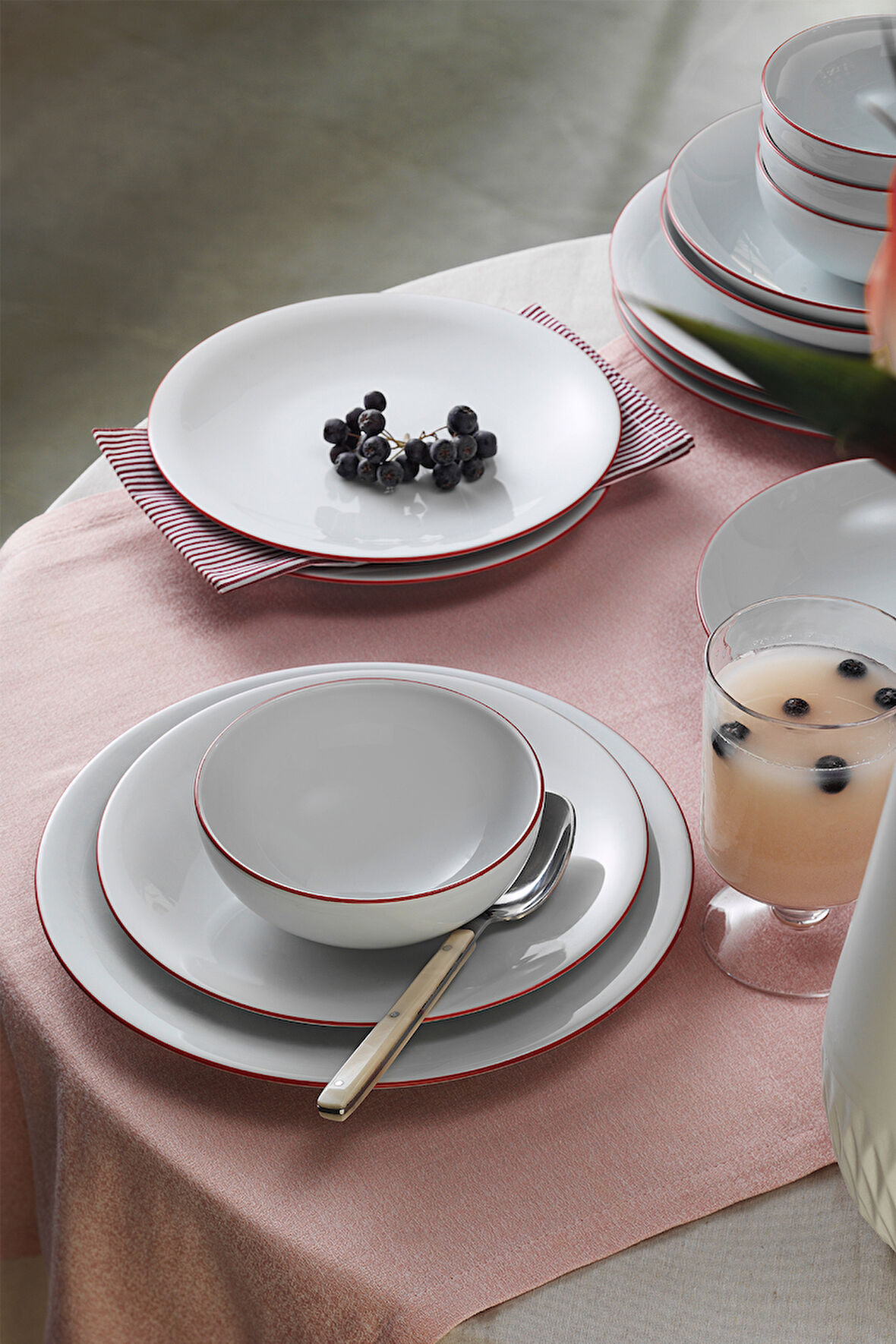 Kütahya Porselen 24 Parça 6 Kişilik Yemek Takımı Kırmızı File