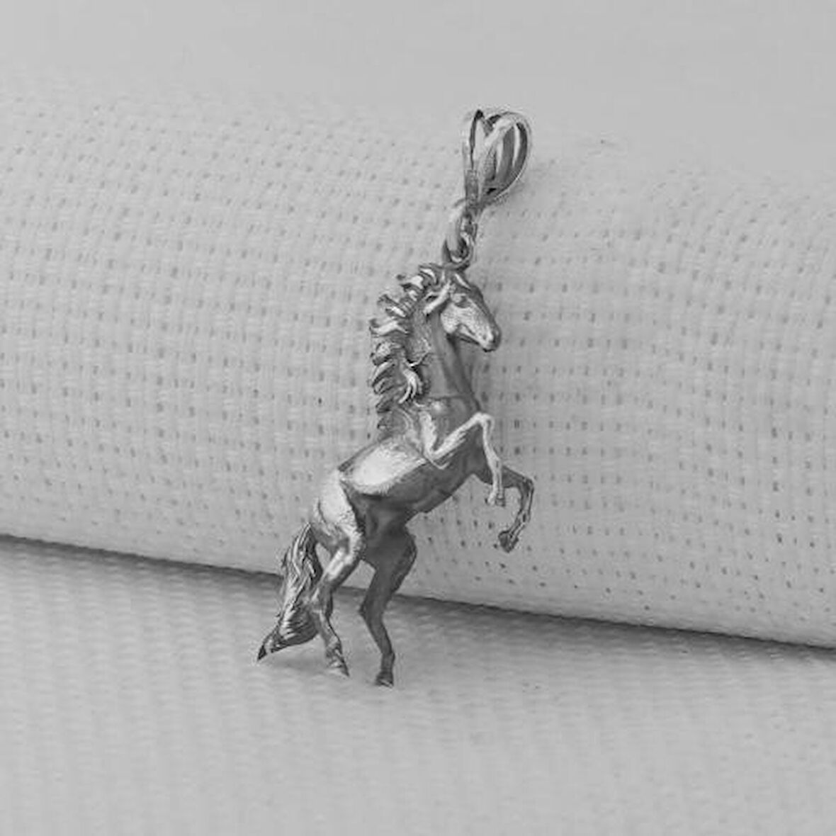 Dört Nala Koşan Üç Boyutlu 925 Ayar Gümüş Erkek Kolye Ucu