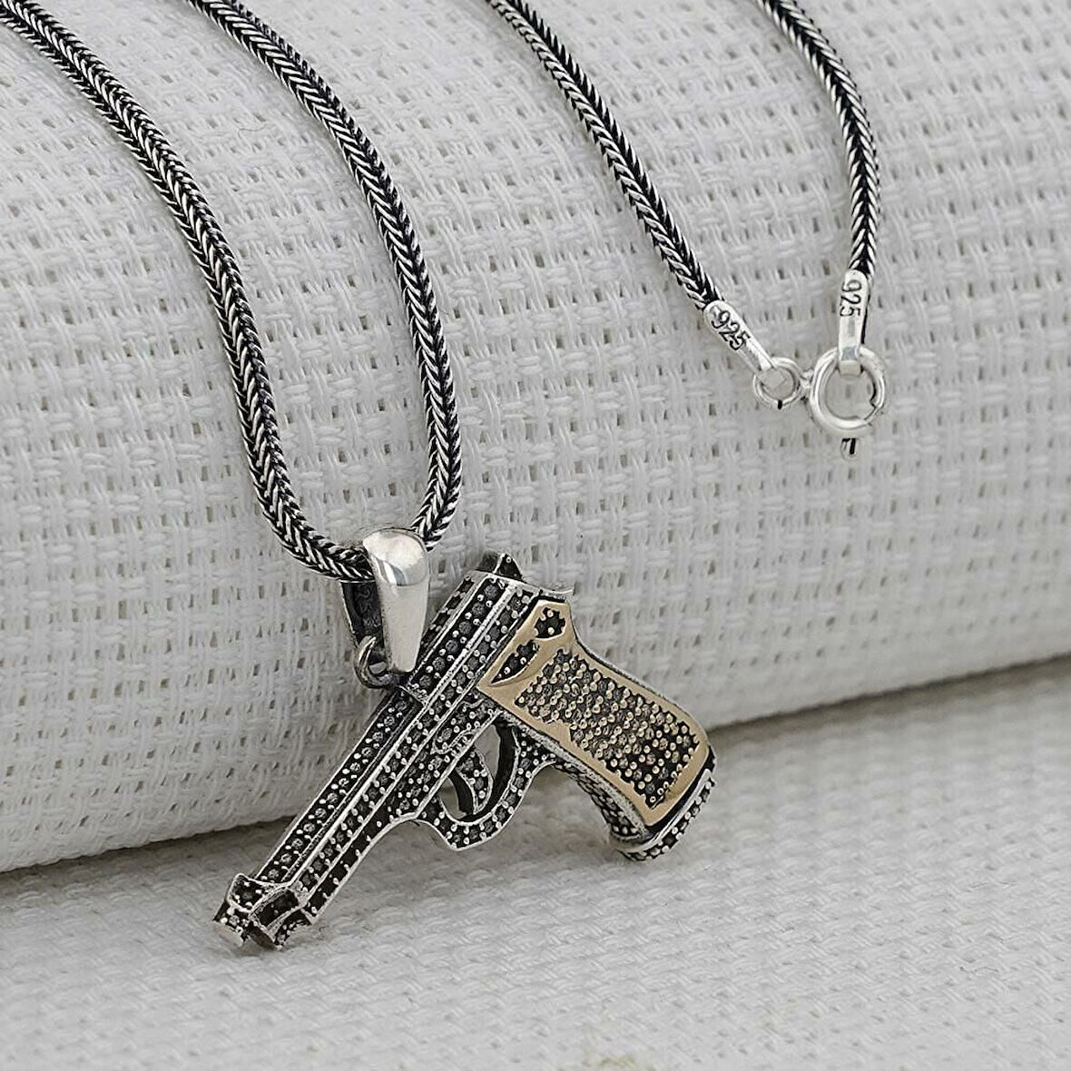 Özel Tabanca Tasarımlı 925 Ayar Gümüş Erkek Kolye