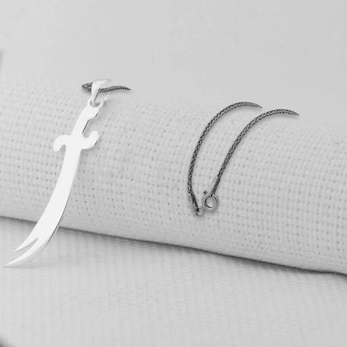 Zulfikar  Tasarımlı 925 Ayar Gümüş Erkek Kolye