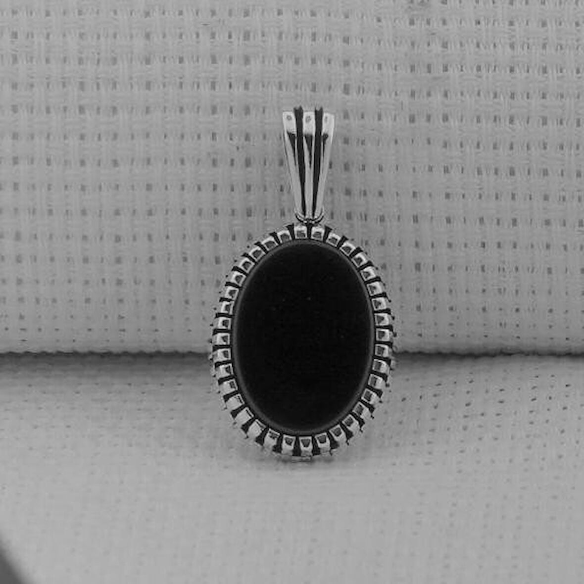Siyah Oniks Taşlı Oval 925 Ayar Gümüş Orta Boy Erkek Kolye Ucu