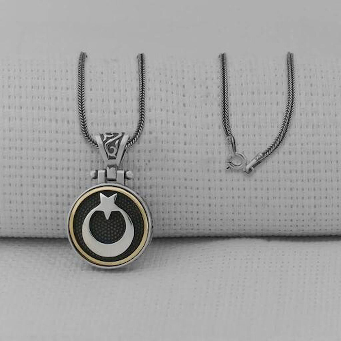 Ortası Dönen Ay Yıldız  Tasarımlı 925 Ayar Gümüş Erkek Kolye