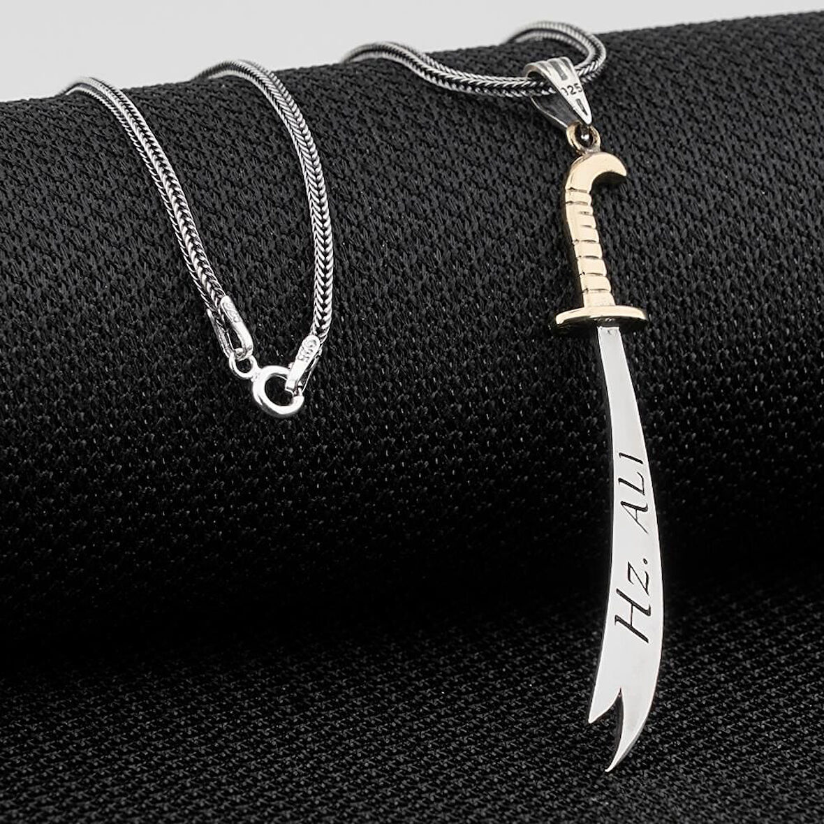 Türkçe Ve Arapça Ali Yazılı Zulfikar 925 Ayar Gümüş Erkek Kolye