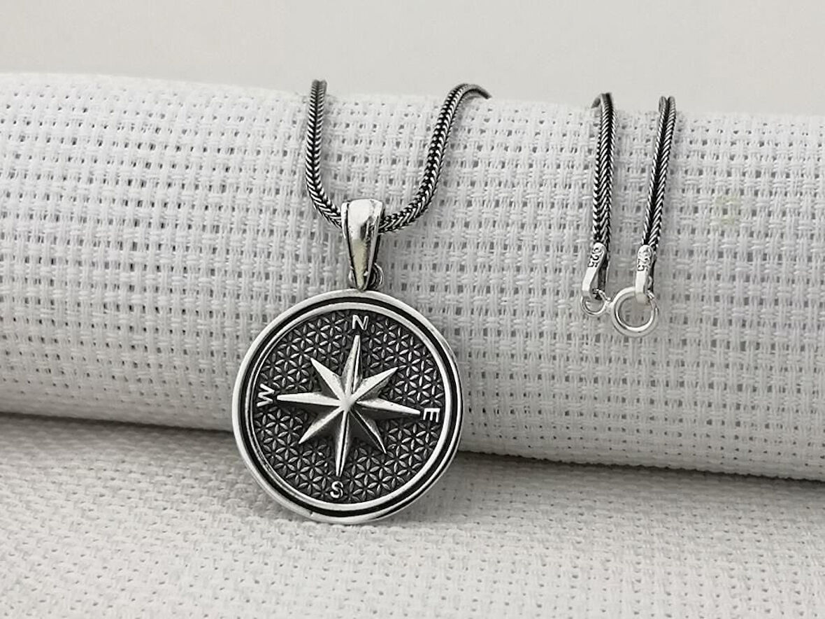 Yuvarlak Pusula Tasarılı 925 Ayar Gümüş Erkek Kolye