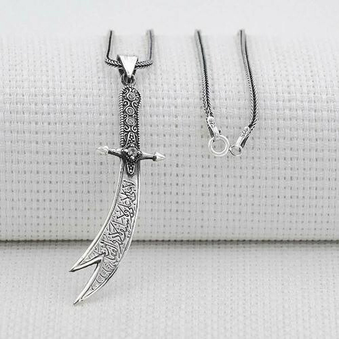 Zülfikar Figürlü Dualı 925 Ayar Gümüş Erkek Kolye