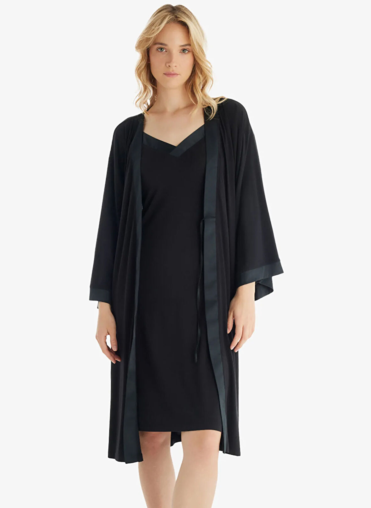 Blackspade Düz Siyah Kadın Sabahlık 51800