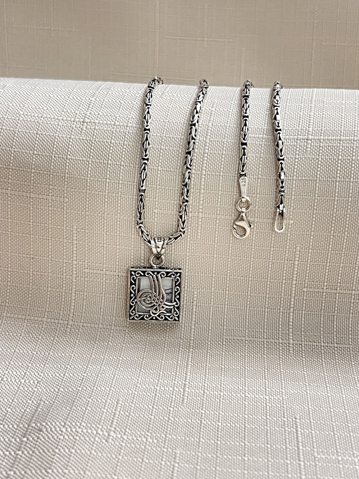 TUĞRA KRAL ZİNCİR 925 AYAR GÜMÜŞ CEVŞEN KOLYE