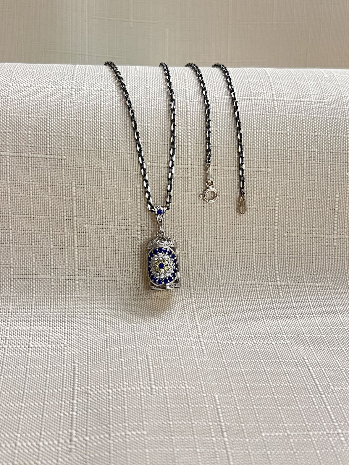 NAZAR BONCUĞU İŞLEMELİTÜP MODEL 925 AYAR GÜMÜŞ CEVŞEN KOLYE