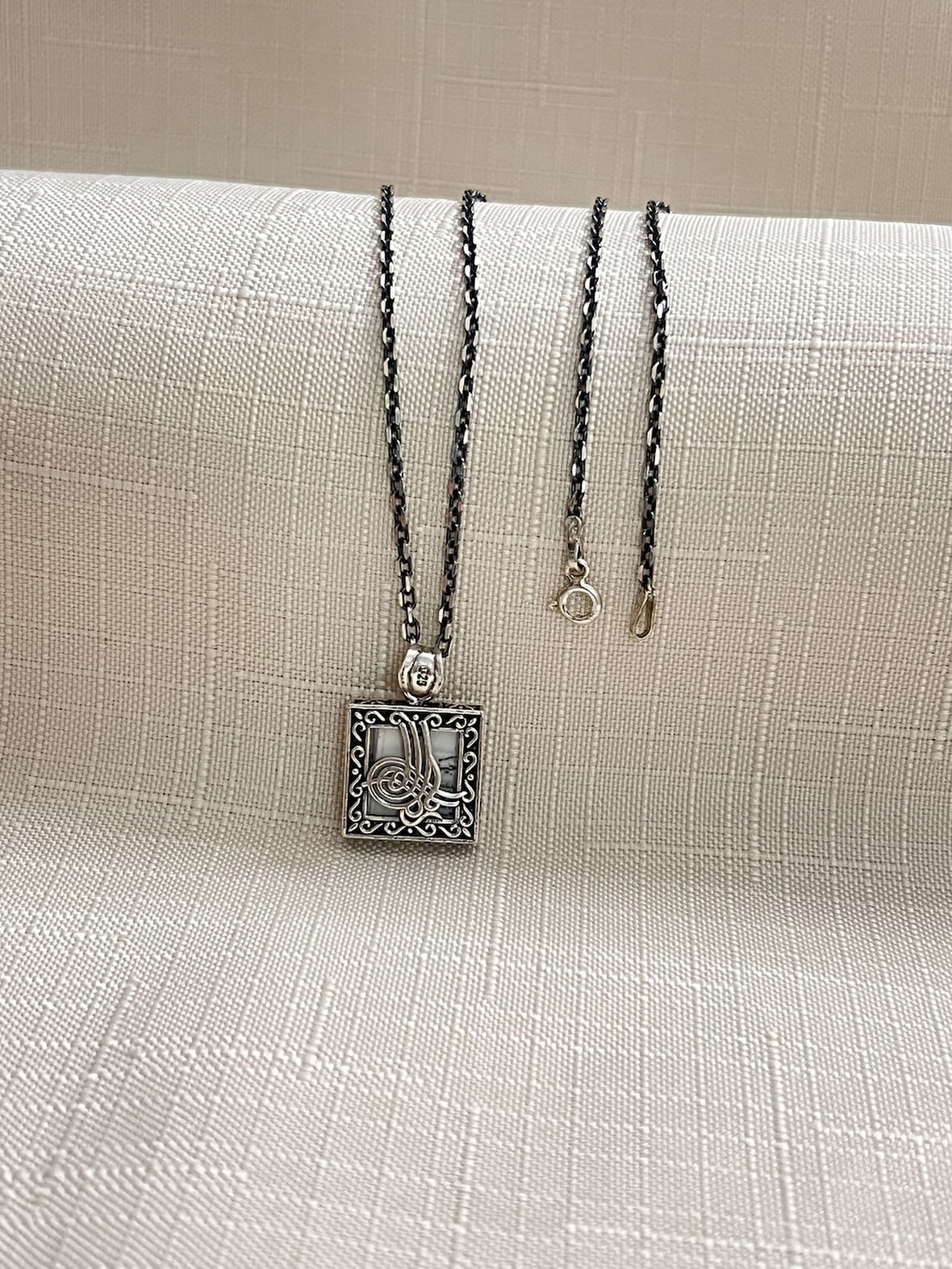 TUĞRA MODEL SİYAH ZİNCİR 925 AYAR GÜMÜŞ KOLYE